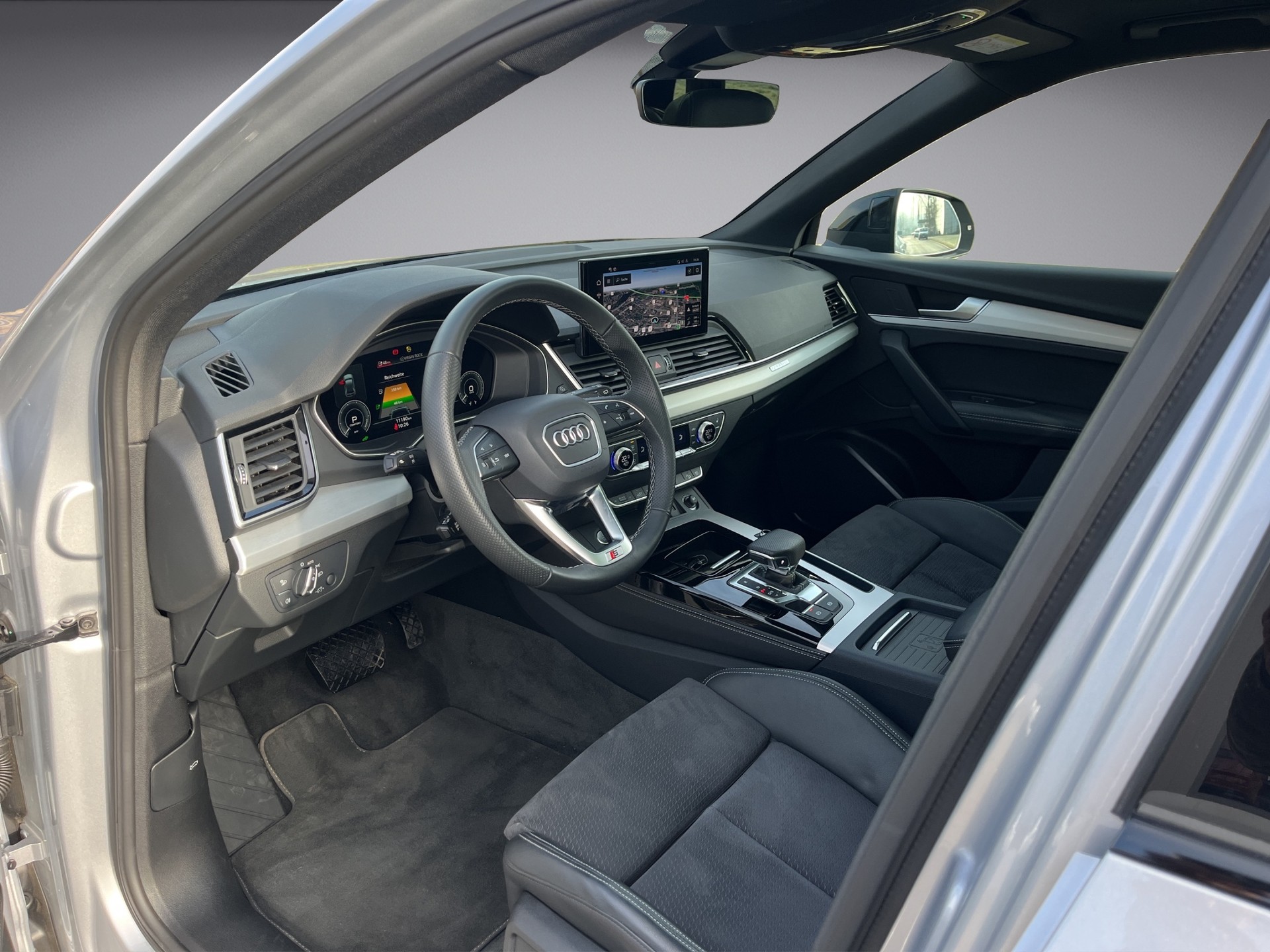 AUDI Q5 55 TFSI e PHEV S line quattro S-tronic*Panodach, AHK, Standklima/Heizung, (5-Jahre Garantie)-image-9