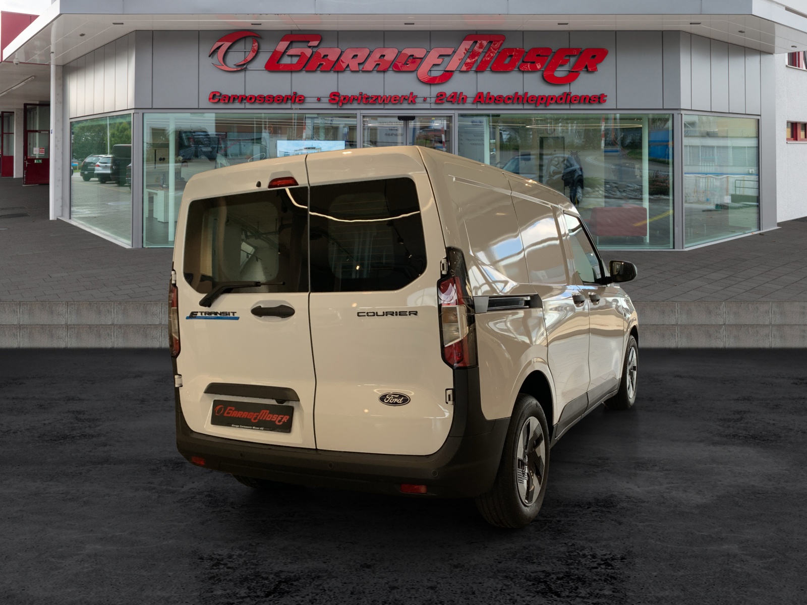 FORD E-Transit Courier Van Trend-image-4