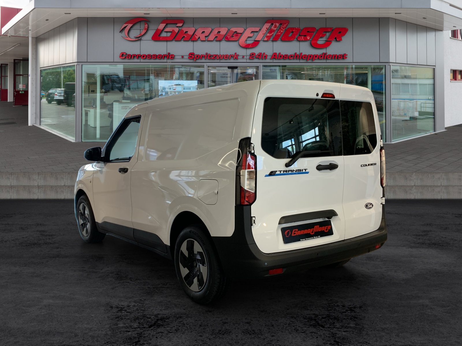 FORD E-Transit Courier Van Trend-image-3