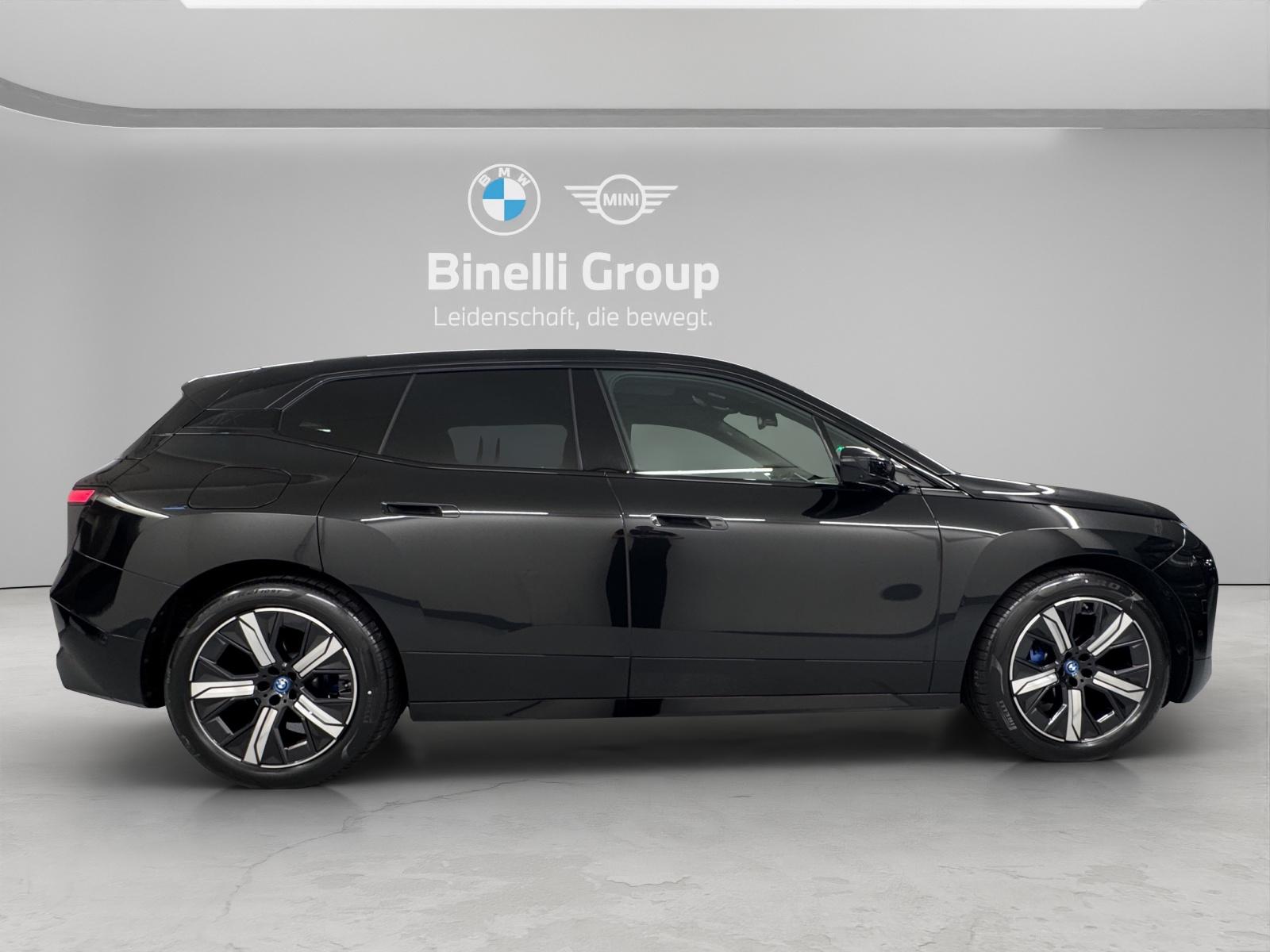 BMW iX xDrive50-image-5