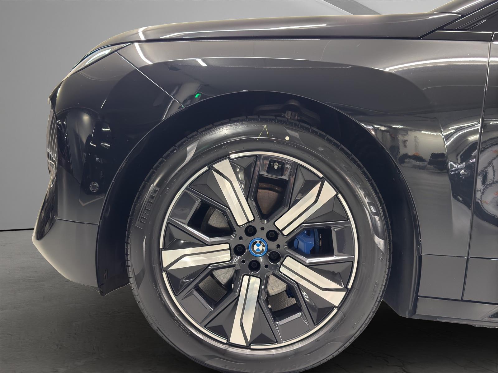 BMW iX xDrive50-image-8