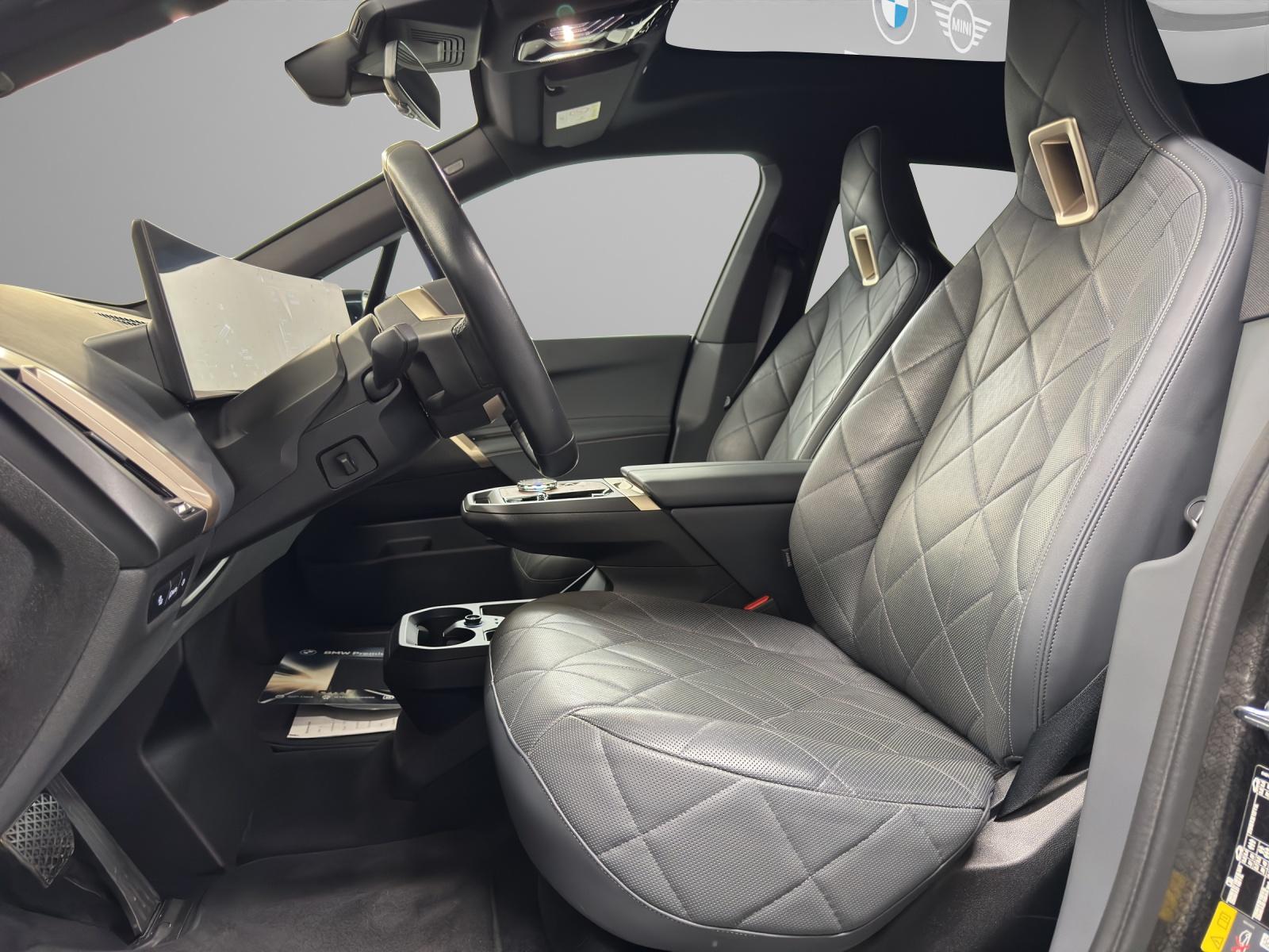 BMW iX xDrive50-image-10