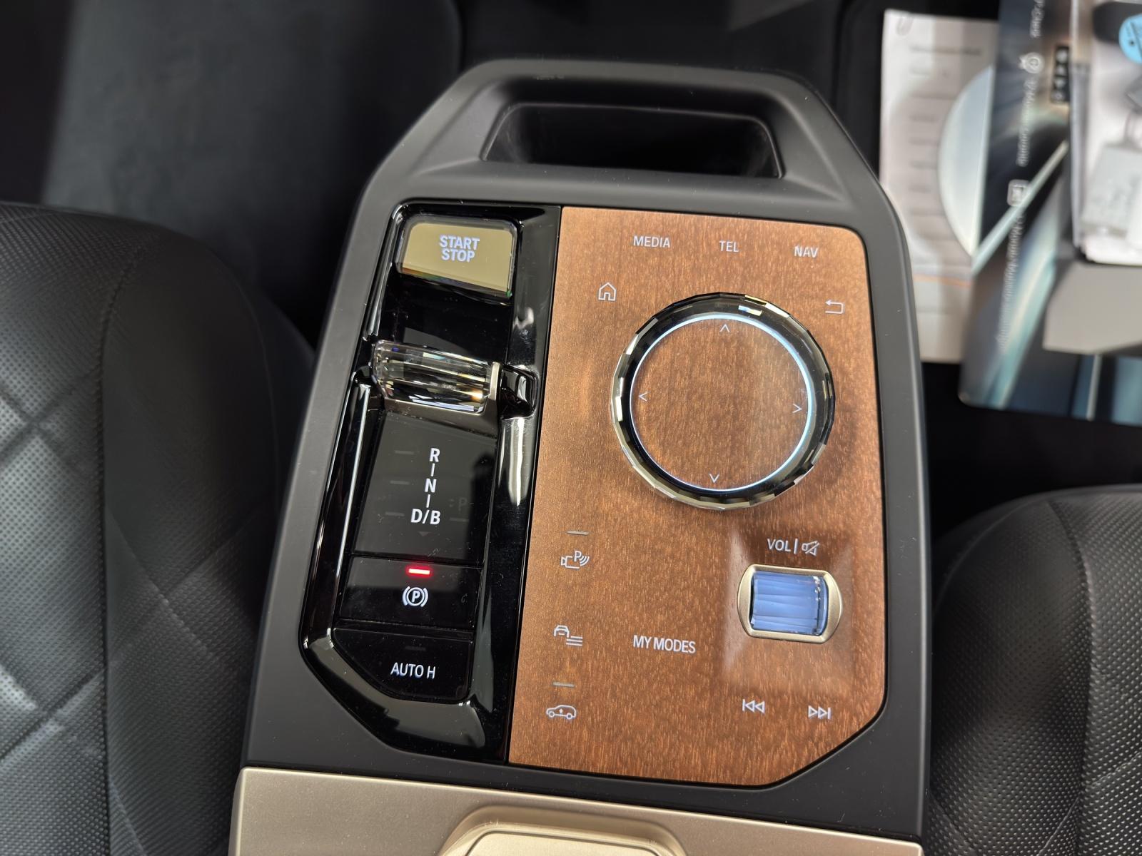 BMW iX xDrive50-image-19