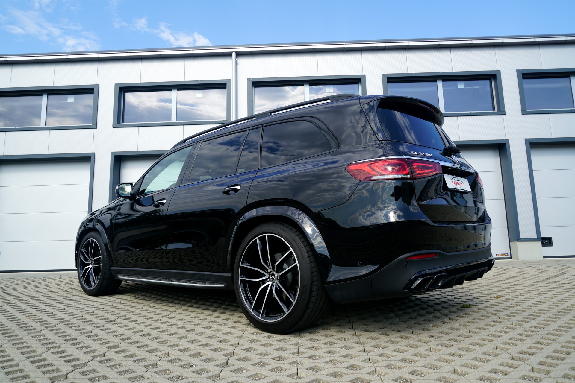 MERCEDES-BENZ GLS 580 AMG Line 4Matic 9G-Tronic (CH)-image-3