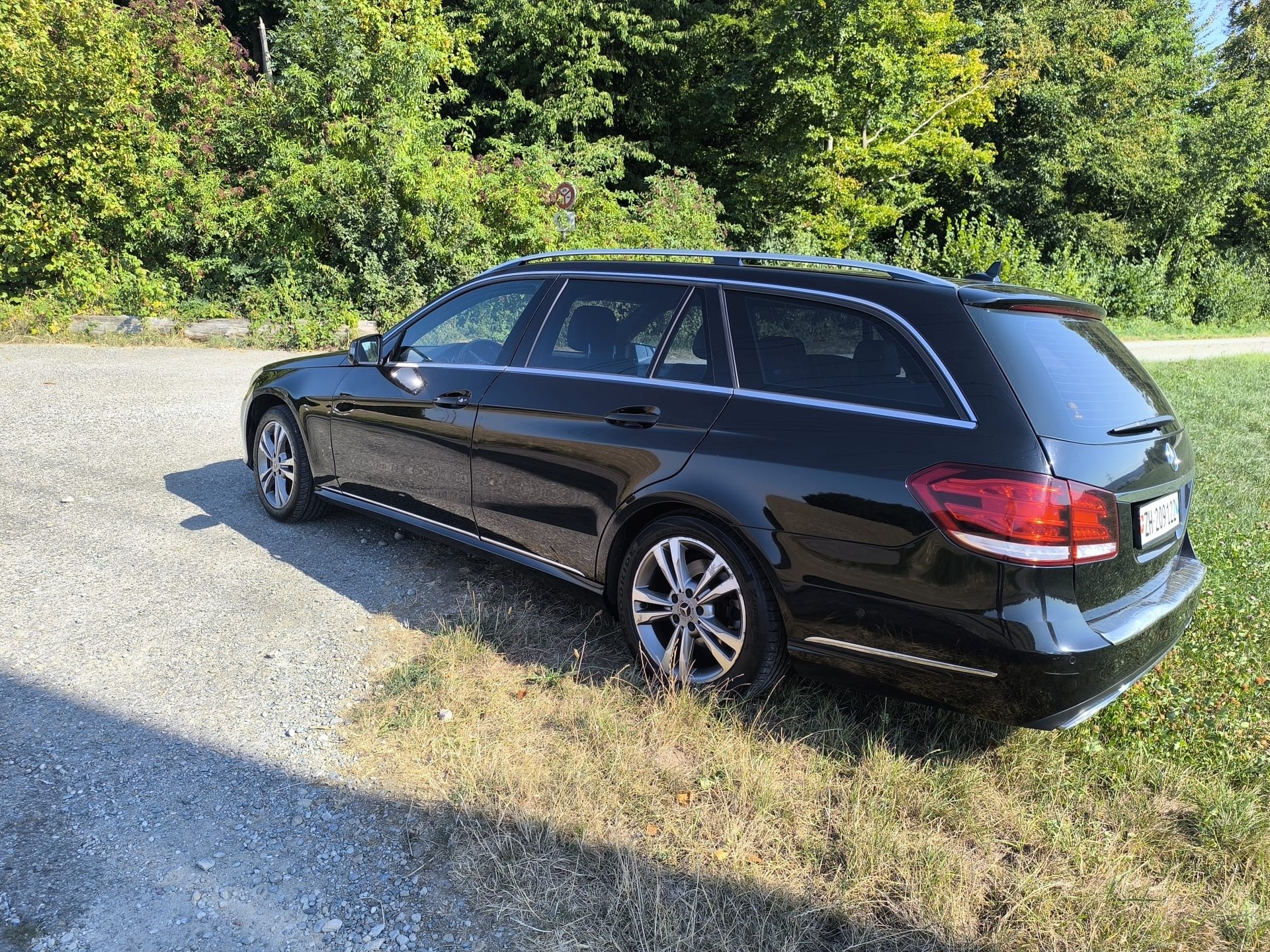 MERCEDES-BENZ E 220 BlueTEC Avantgarde 4Matic 7G-Tronic-image-3