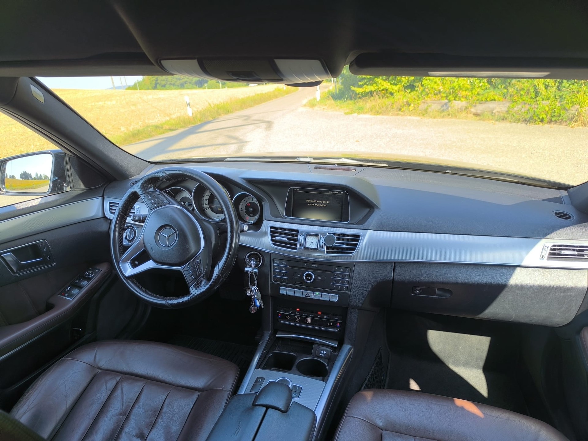 MERCEDES-BENZ E 220 BlueTEC Avantgarde 4Matic 7G-Tronic-image-7