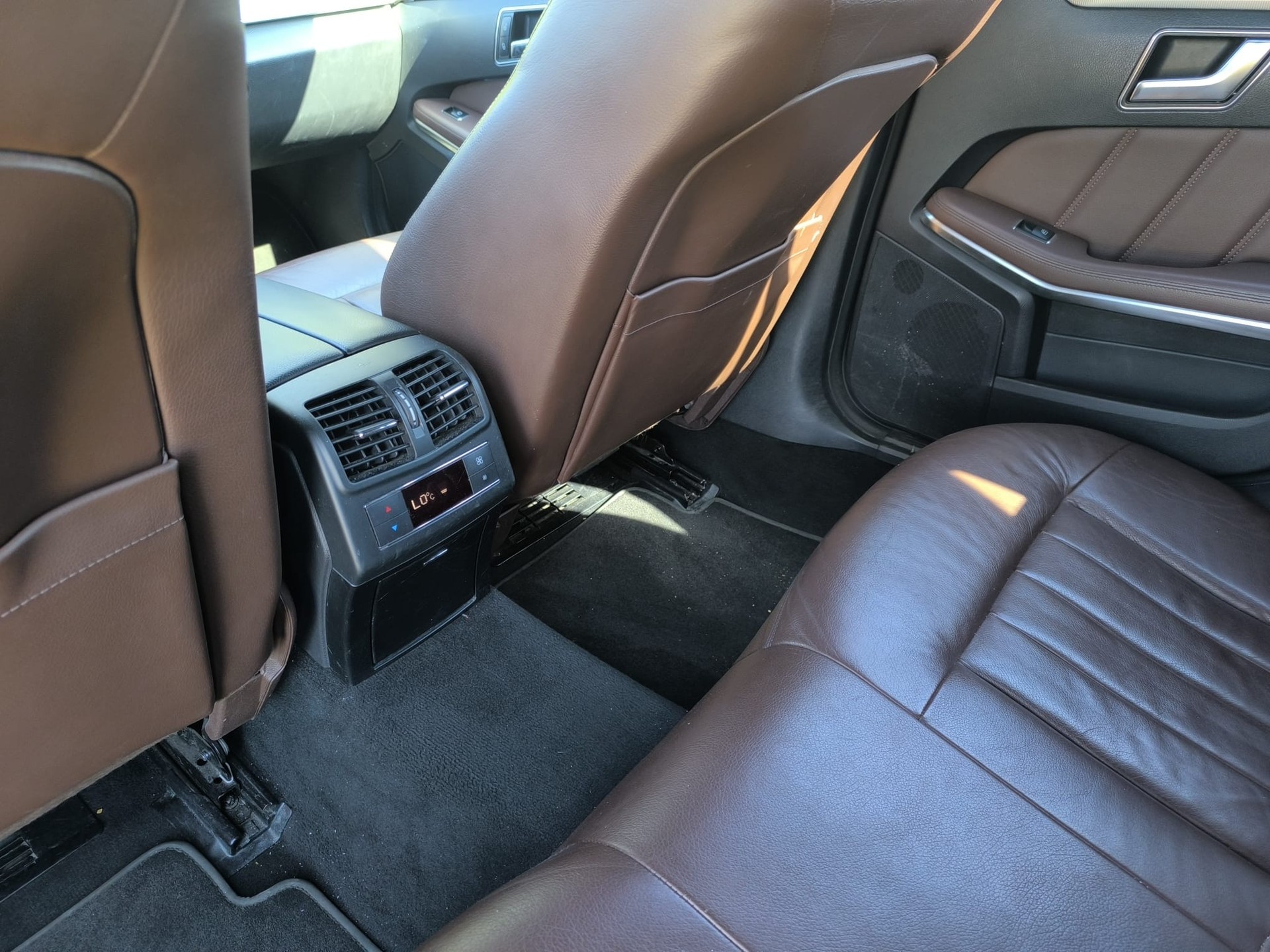MERCEDES-BENZ E 220 BlueTEC Avantgarde 4Matic 7G-Tronic-image-10