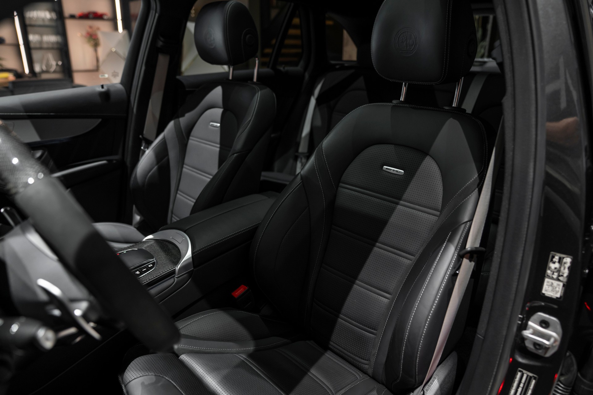 MERCEDES-BENZ GLC 63 S AMG 4Matic 9G-Tronic-image-7