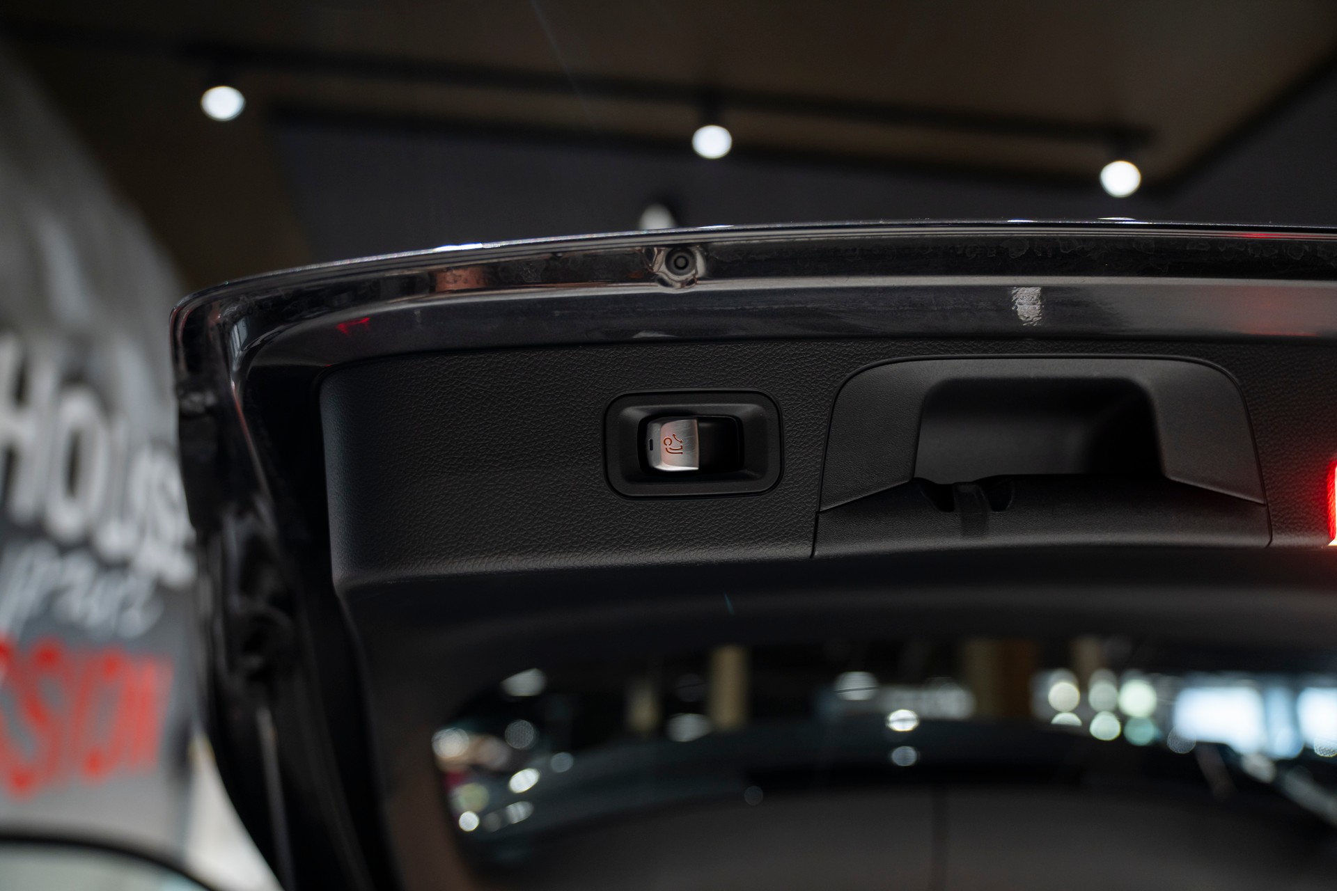 MERCEDES-BENZ GLC 63 S AMG 4Matic 9G-Tronic-image-15