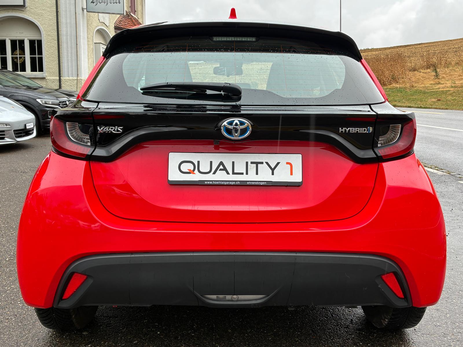 TOYOTA Yaris 1.5 Comfort e-CVT-image-4