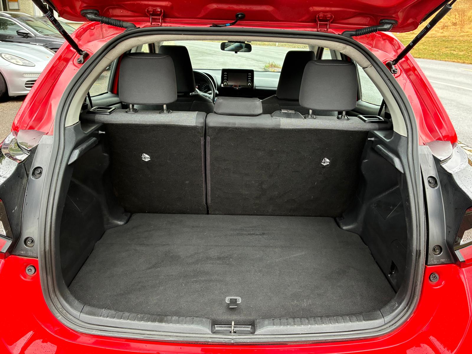 TOYOTA Yaris 1.5 Comfort e-CVT-image-16