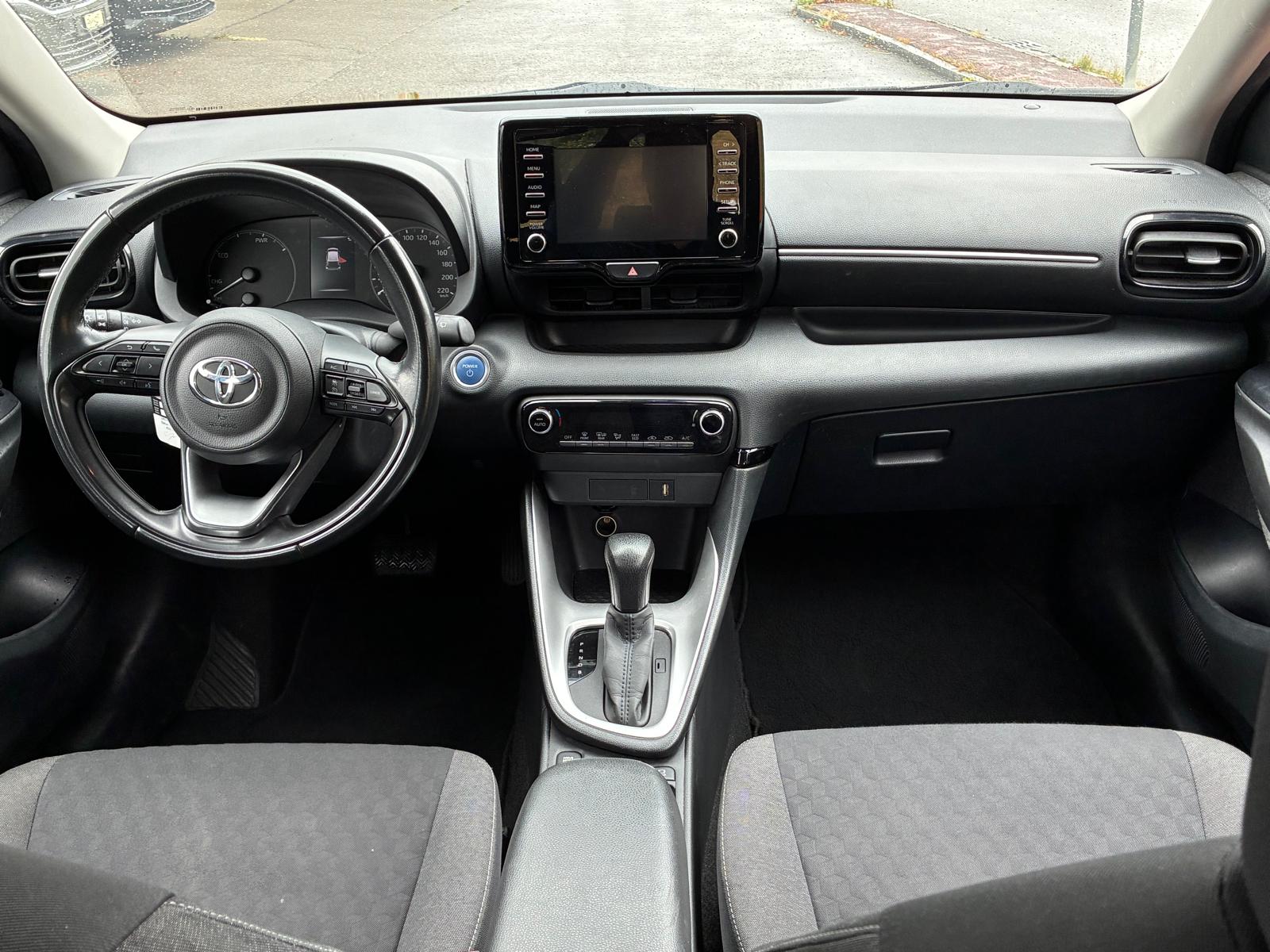 TOYOTA Yaris 1.5 Comfort e-CVT-image-9