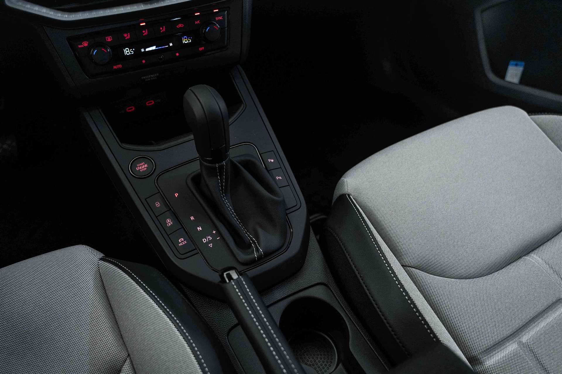 SEAT Arona 1.0 TSi Eco FR DSG-Automat-image-23