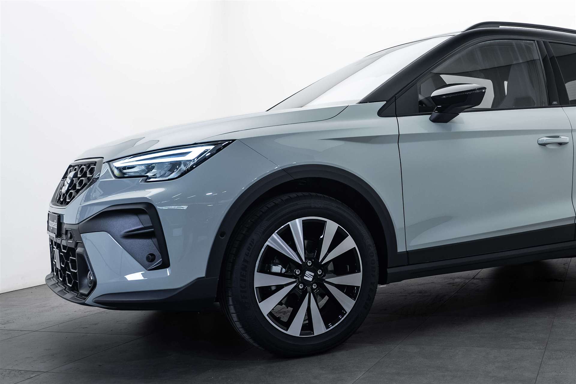 SEAT Arona 1.0 TSi Eco FR DSG-Automat-image-1