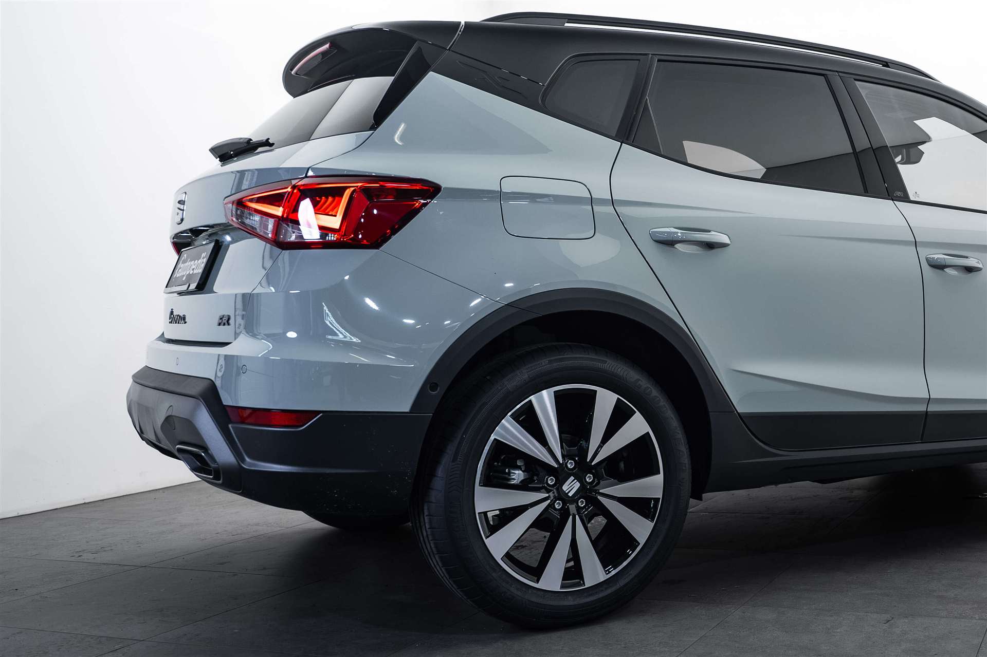 SEAT Arona 1.0 TSi Eco FR DSG-Automat-image-3