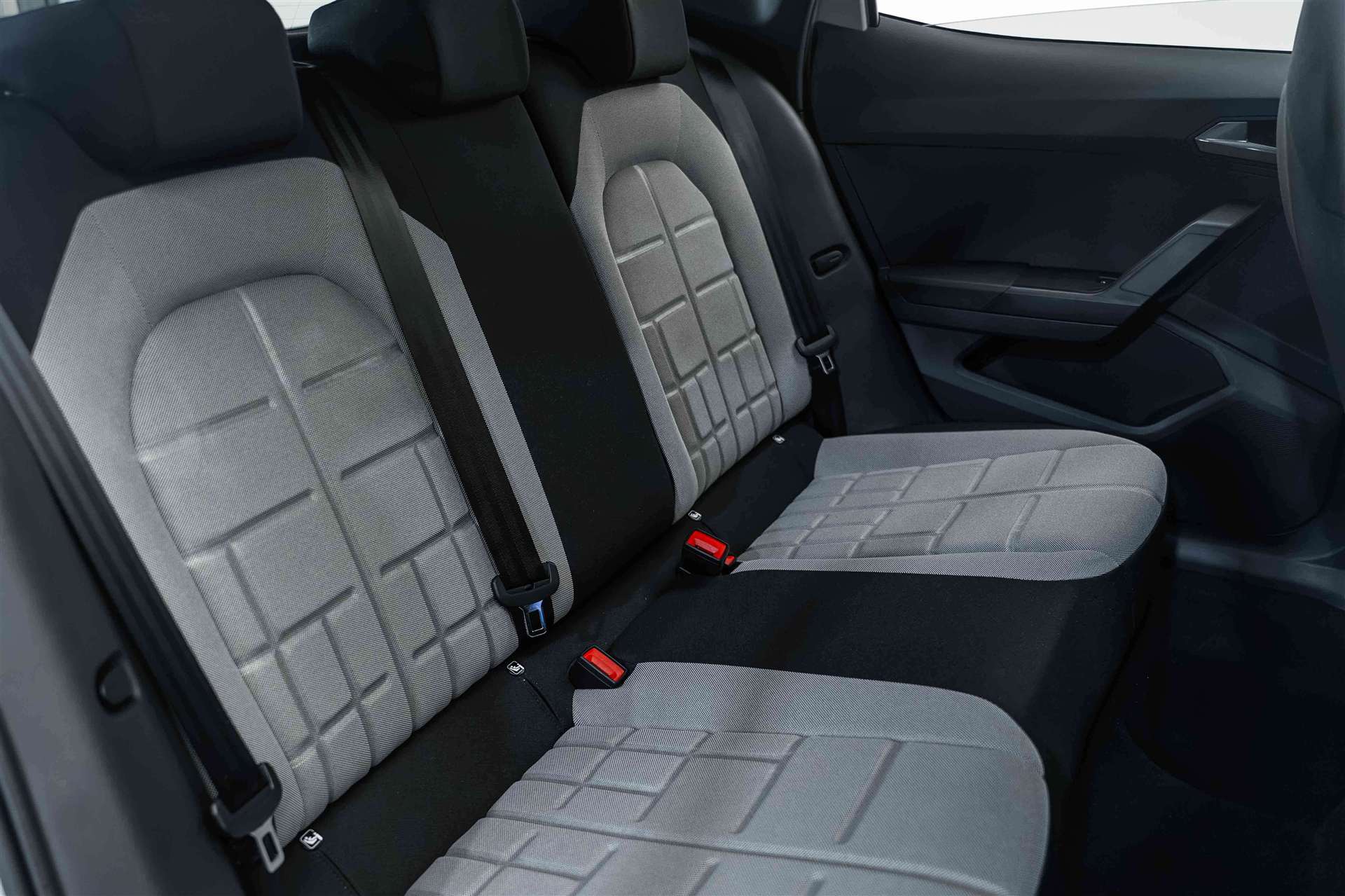 SEAT Arona 1.0 TSi Eco FR DSG-Automat-image-12