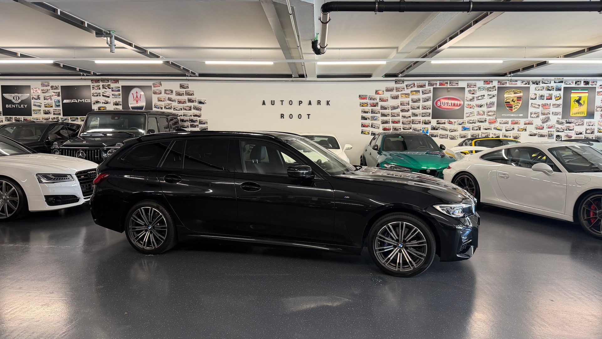 BMW 330e x DriveTouring Pure M Sport Steptronic-image-1