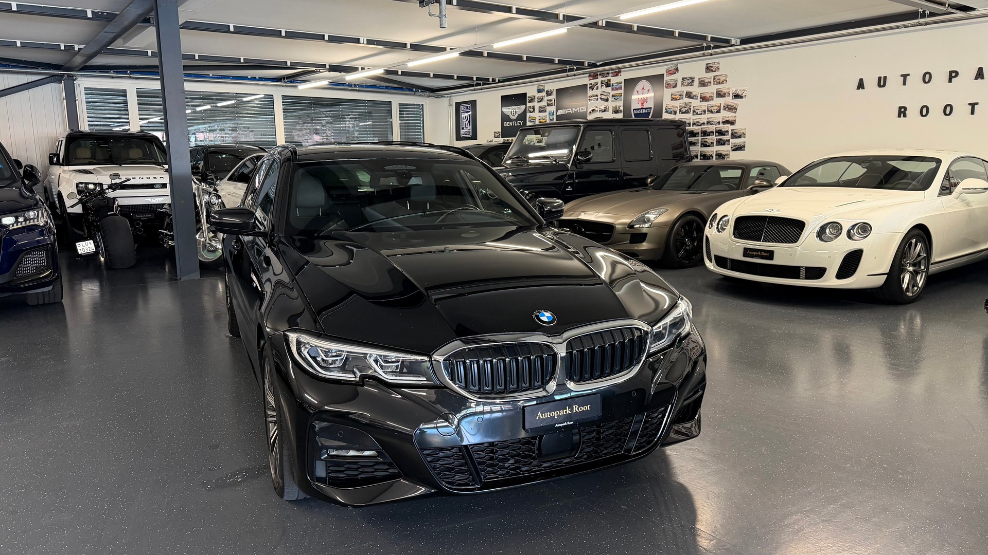 BMW 330e x DriveTouring Pure M Sport Steptronic-image-9