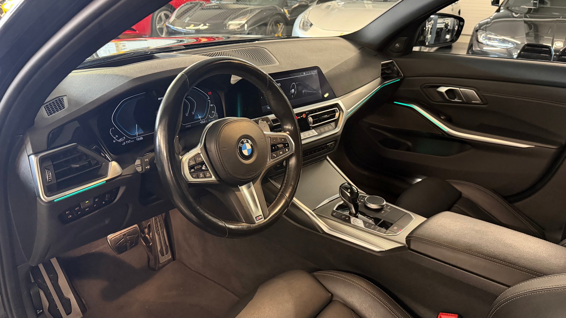 BMW 330e x DriveTouring Pure M Sport Steptronic-image-15