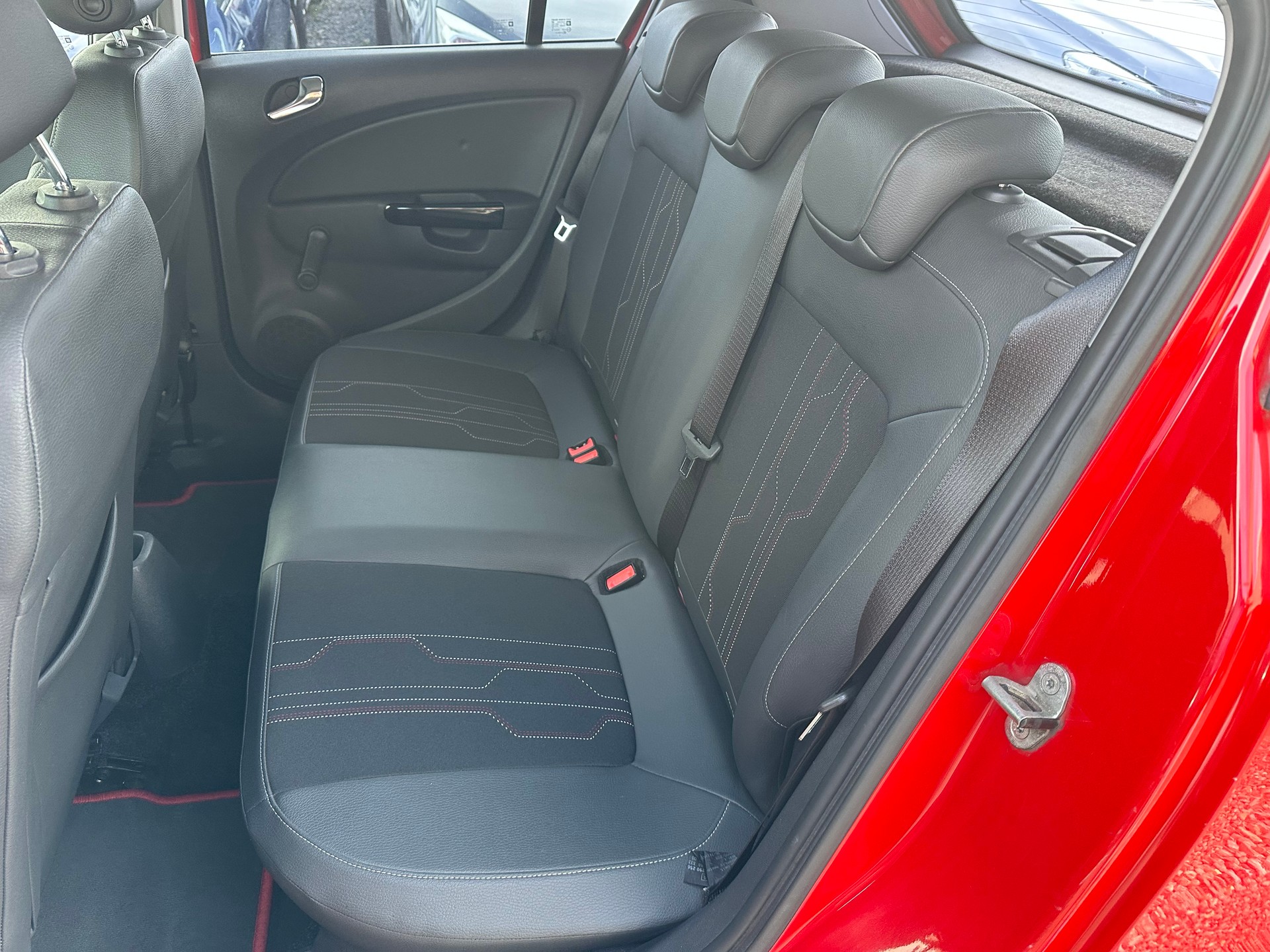 OPEL Corsa 1.4 TP Anniversary Edition-image-8