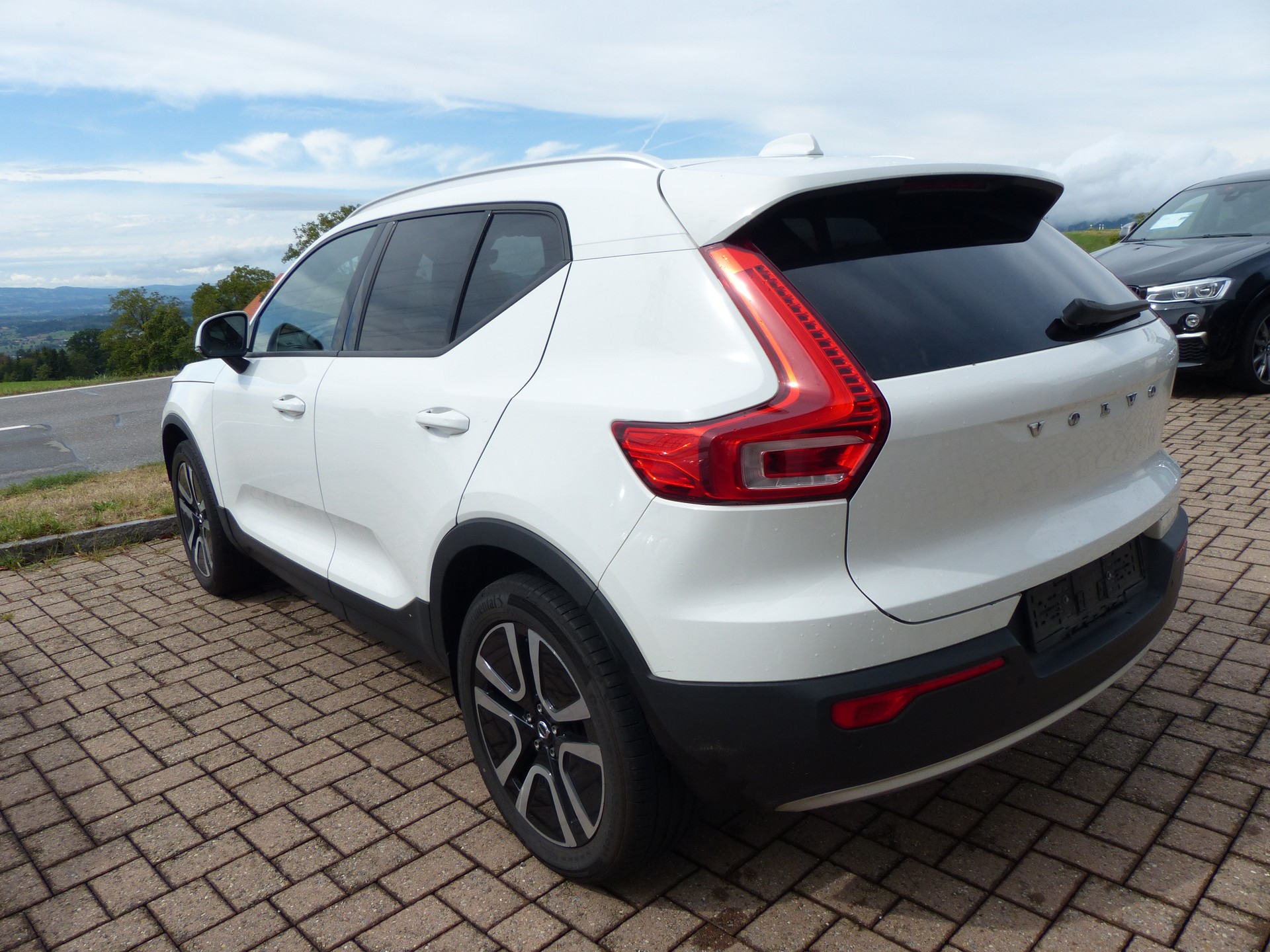 VOLVO XC40 T3 Momentum-image-6