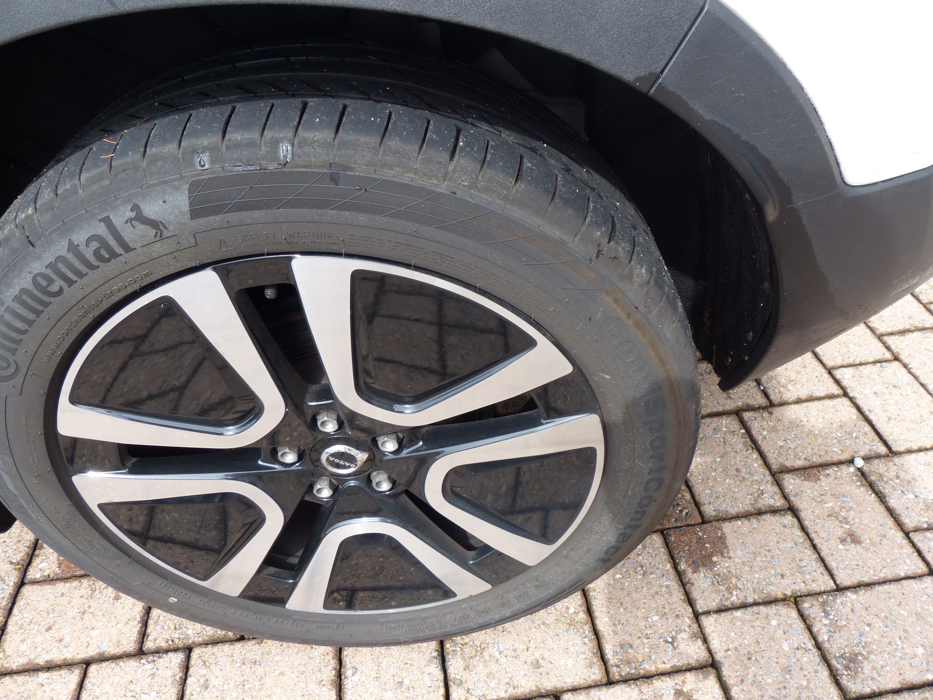 VOLVO XC40 T3 Momentum-image-12