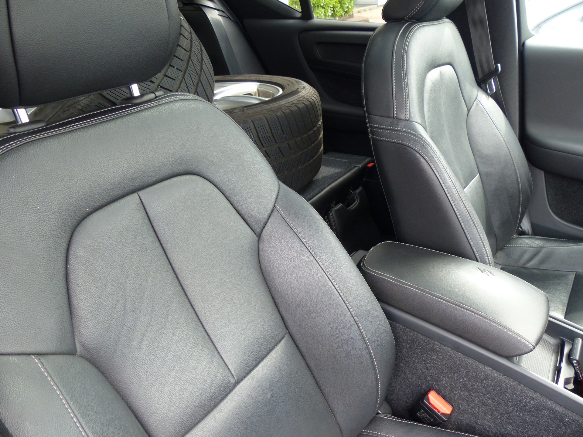 VOLVO XC40 T3 Momentum-image-18