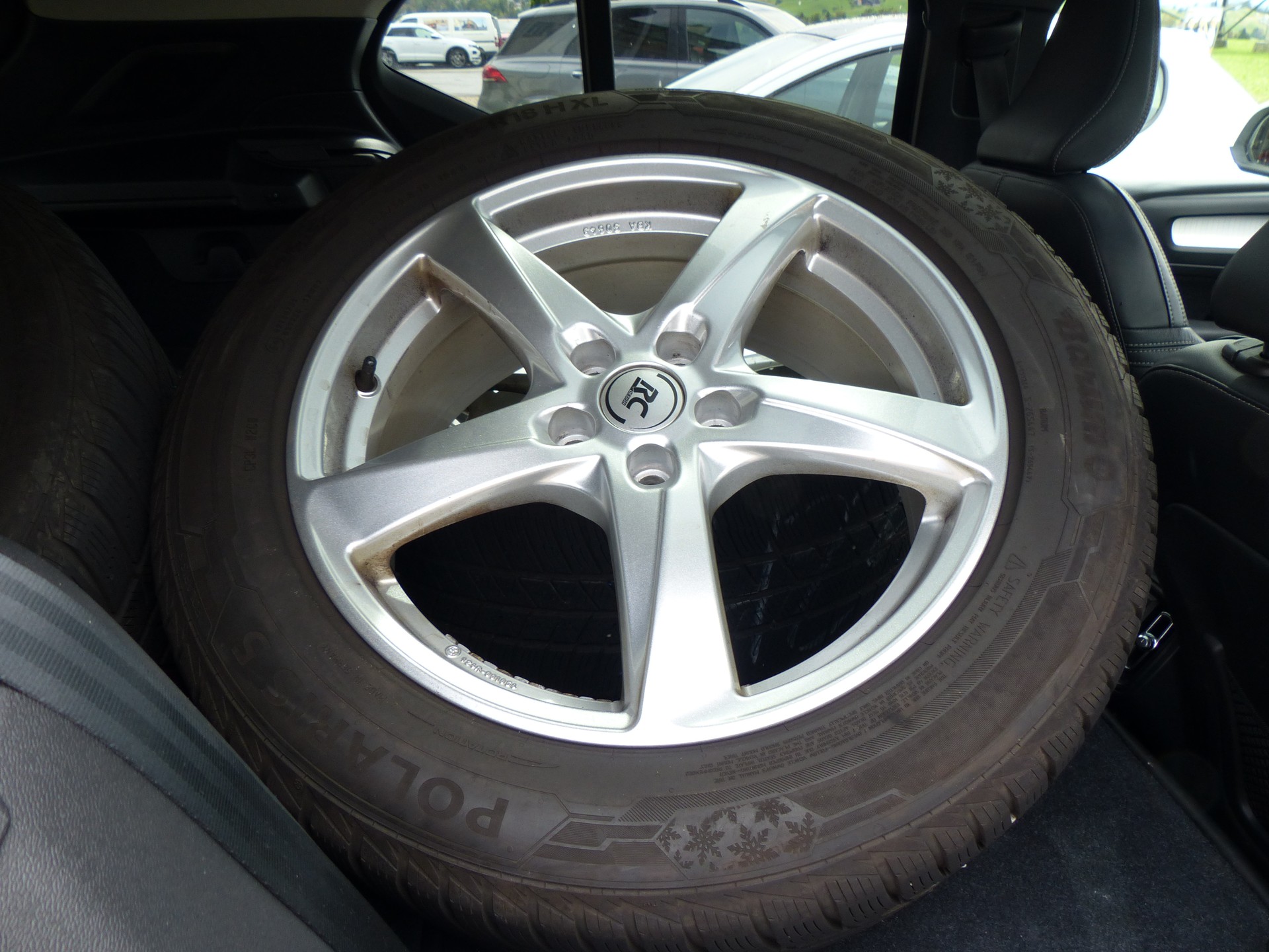 VOLVO XC40 T3 Momentum-image-11