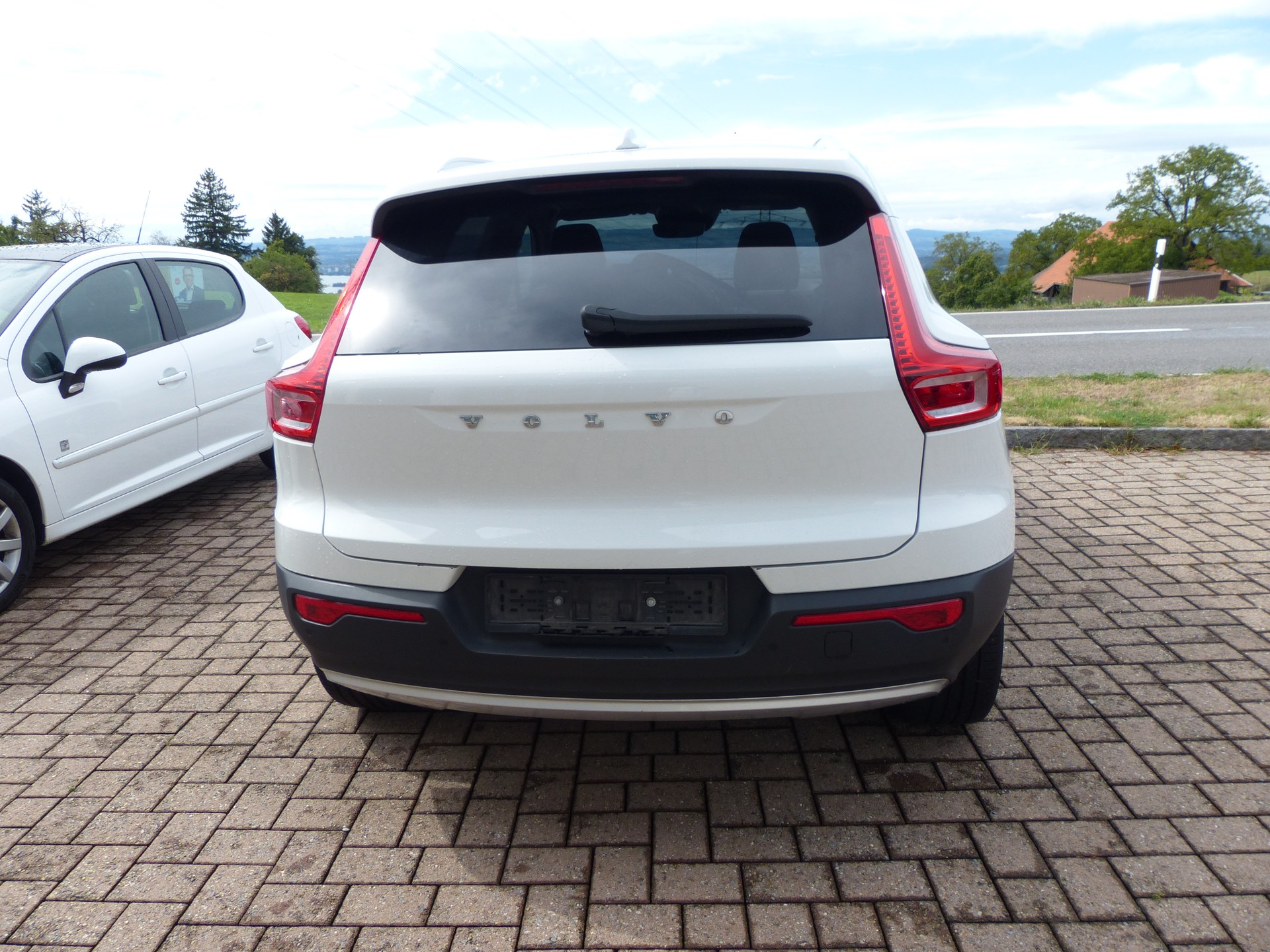 VOLVO XC40 T3 Momentum-image-9