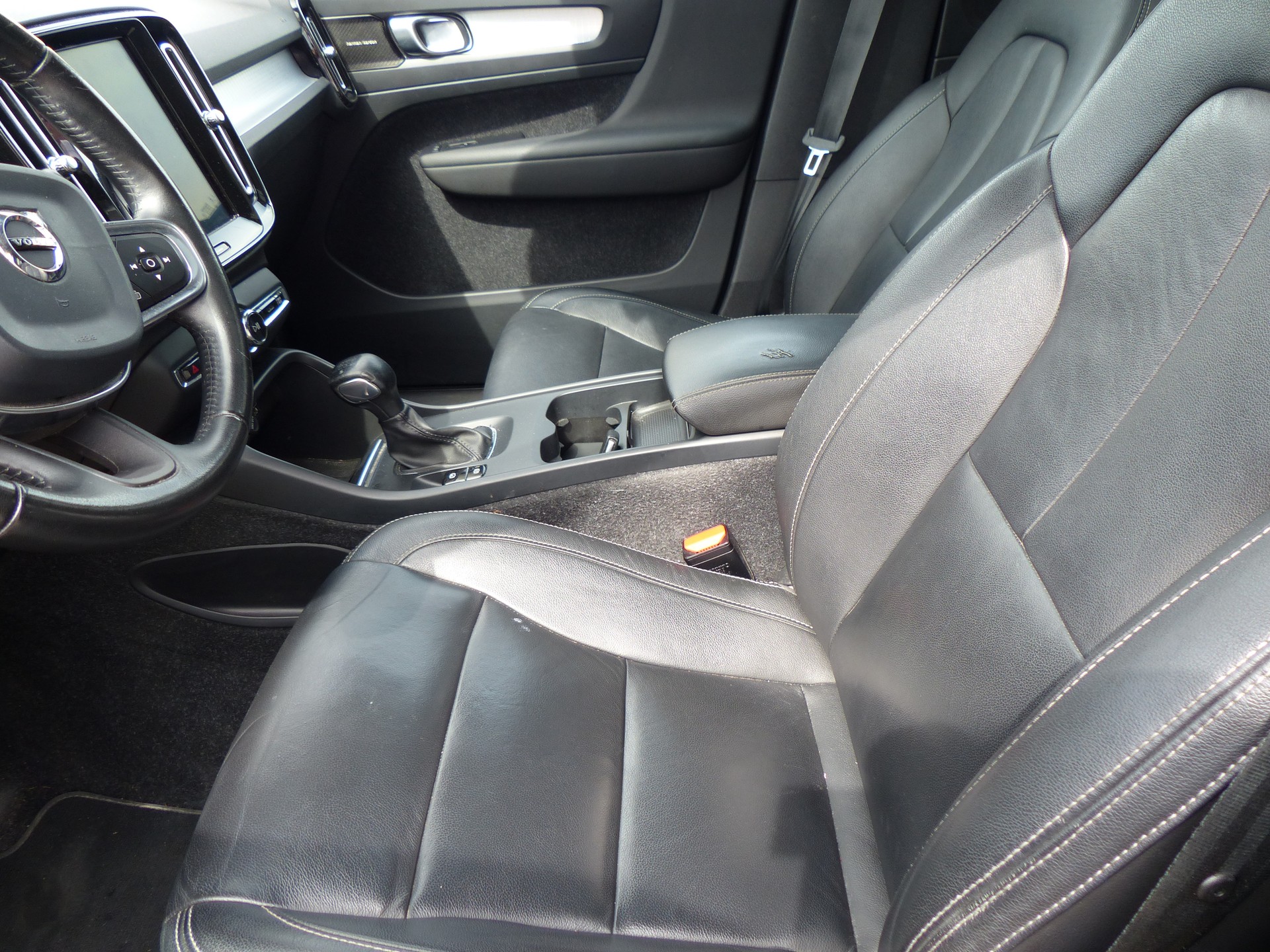 VOLVO XC40 T3 Momentum-image-13