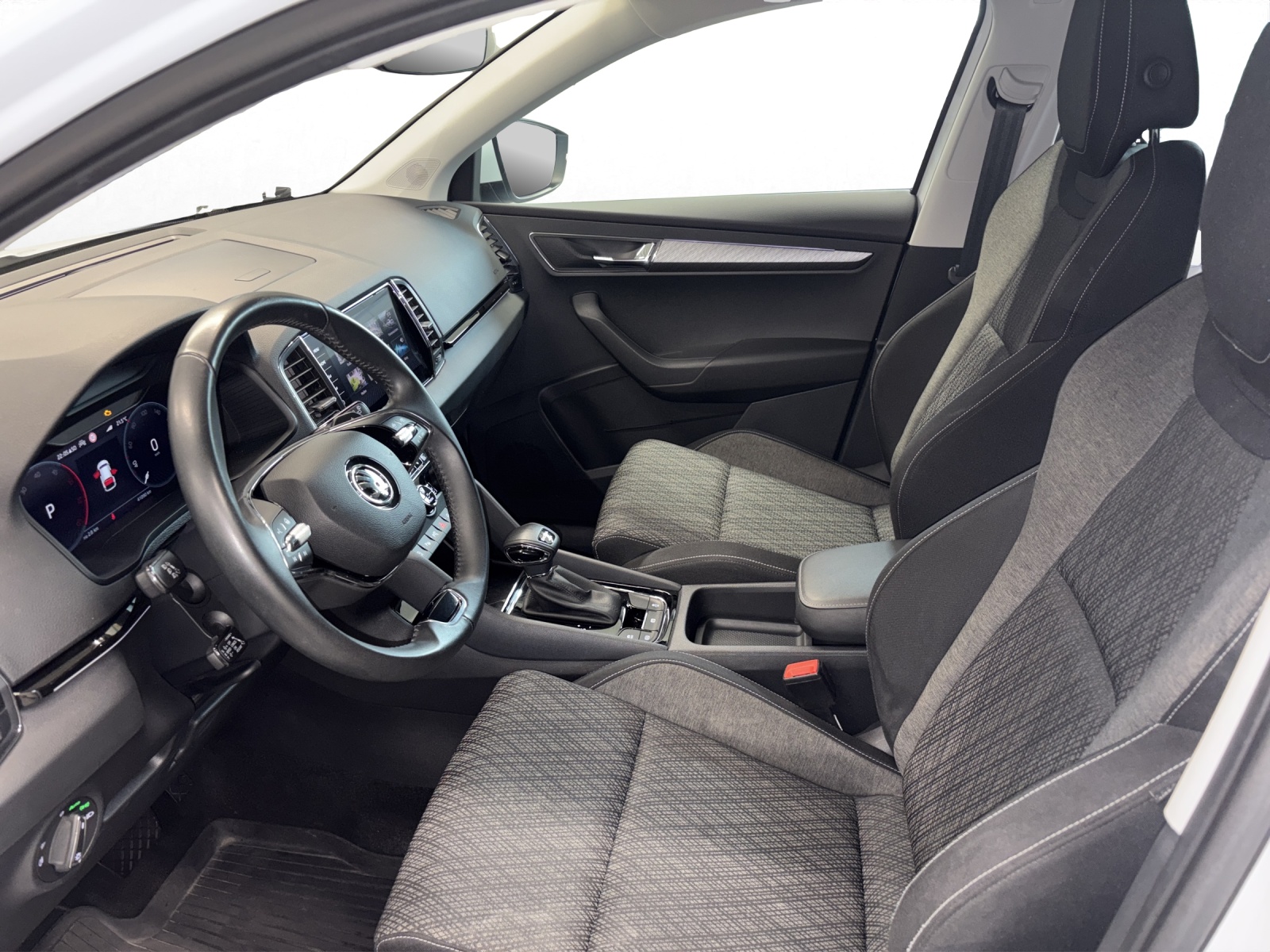 SKODA Karoq 2.0 TDI Style 4x4 DSG-image-9