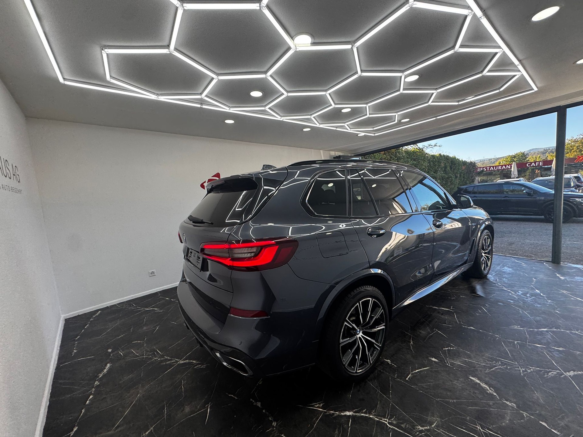 BMW X5 xDrive 48V 30d M Sport Steptronic | Vollaustattung | CH-Fahrzeug | Panorama | Gratis Service |-image-6