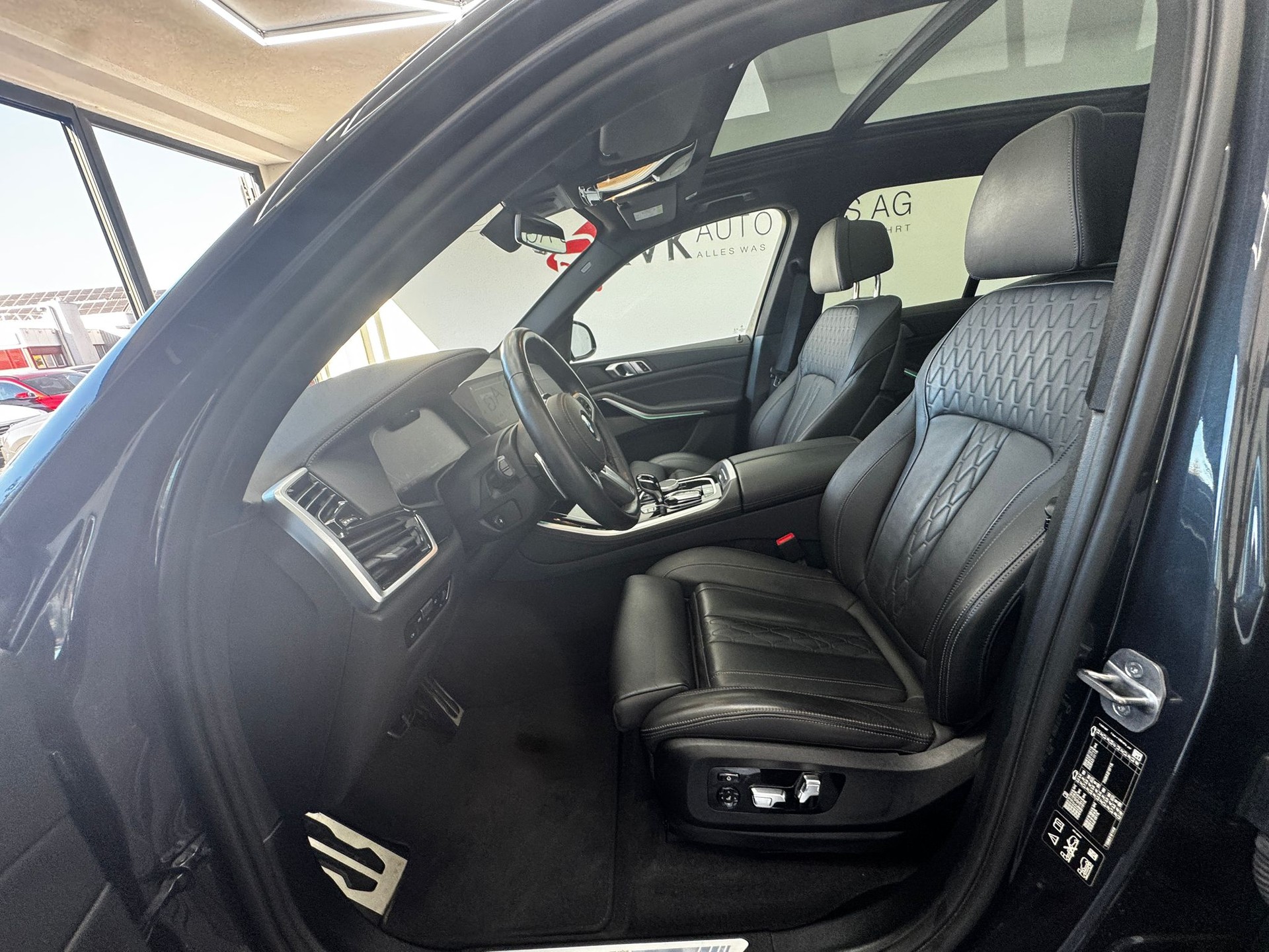 BMW X5 xDrive 48V 30d M Sport Steptronic | Vollaustattung | CH-Fahrzeug | Panorama | Gratis Service |-image-12