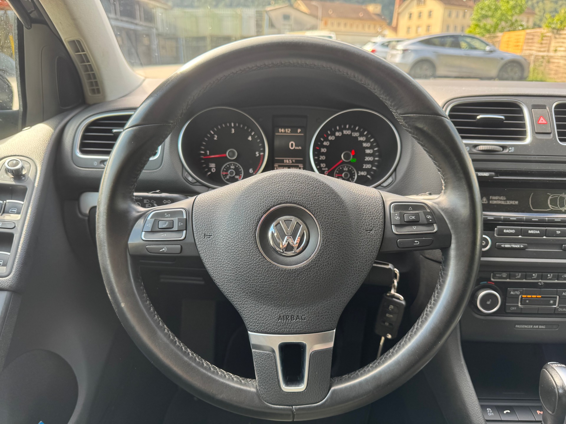 VW Golf 2.0 TDI Highline DSG-image-7