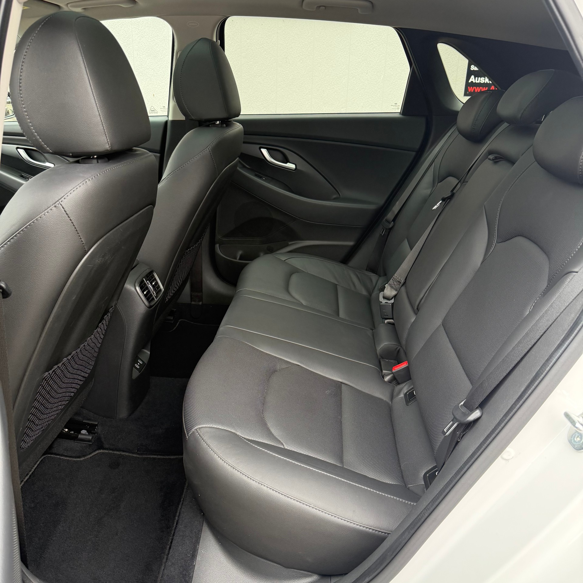 HYUNDAI i30 1.5 T-GDi Vertex 48V MH DCT *CH-FAHRZEUG*-image-11