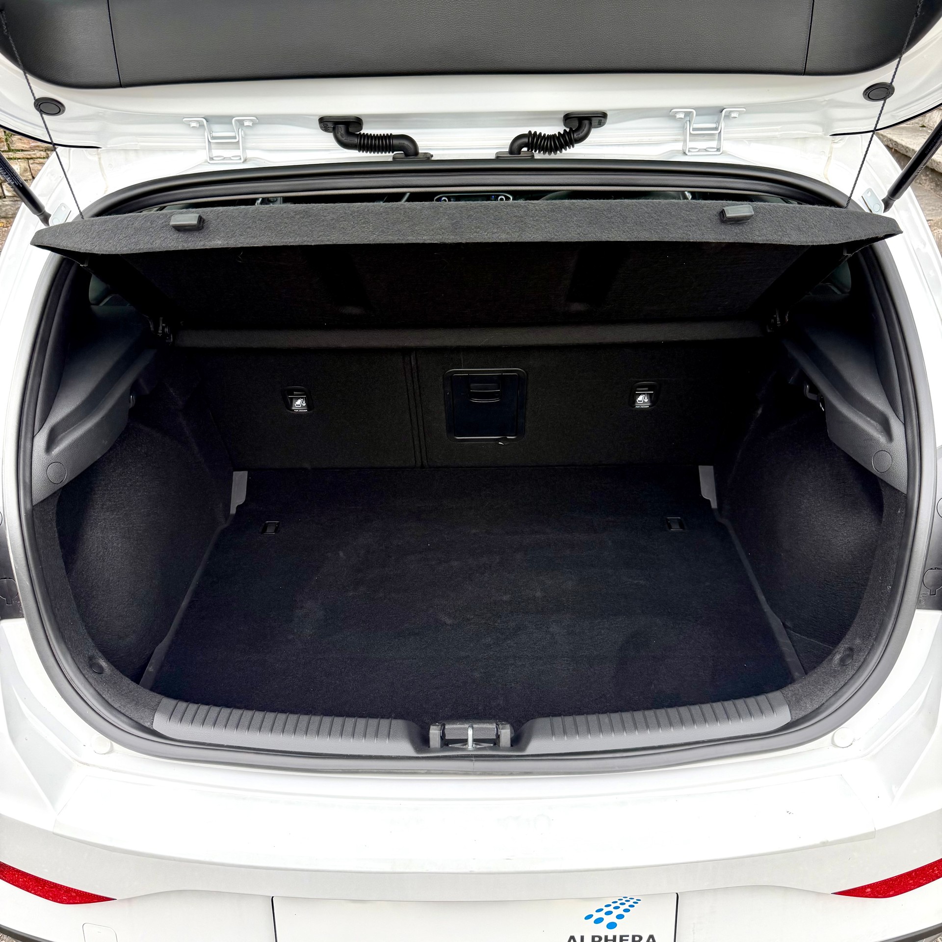 HYUNDAI i30 1.5 T-GDi Vertex 48V MH DCT *CH-FAHRZEUG*-image-25