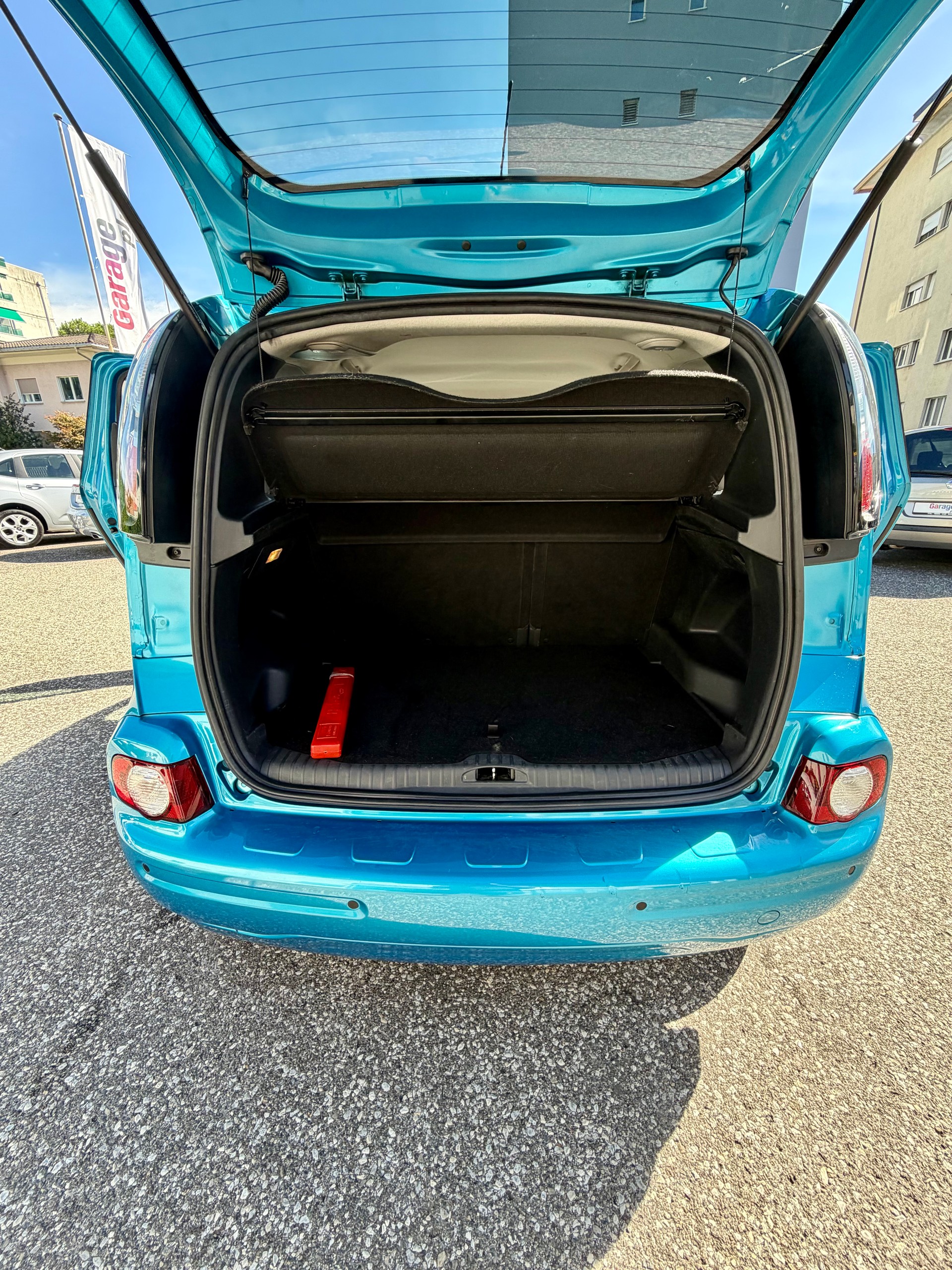 CITROEN C3 Picasso 1.6 HDi Exclusive EGS6-image-9