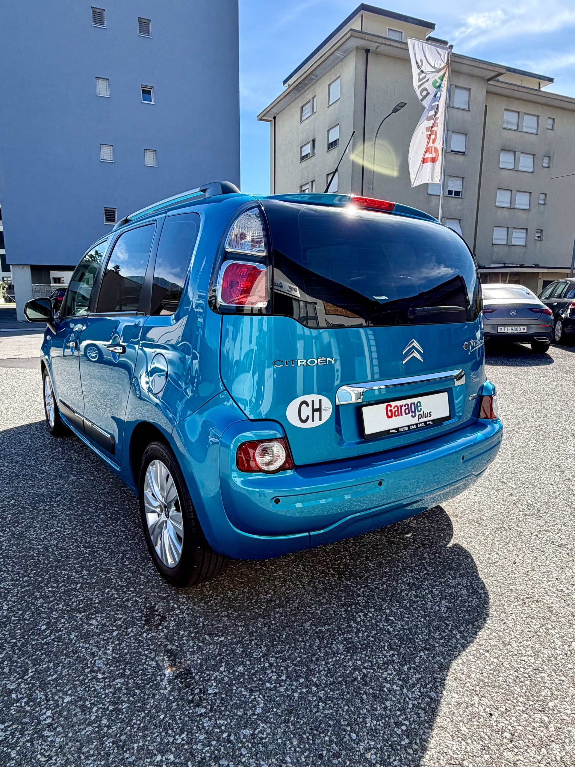 CITROEN C3 Picasso 1.6 HDi Exclusive EGS6-image-4