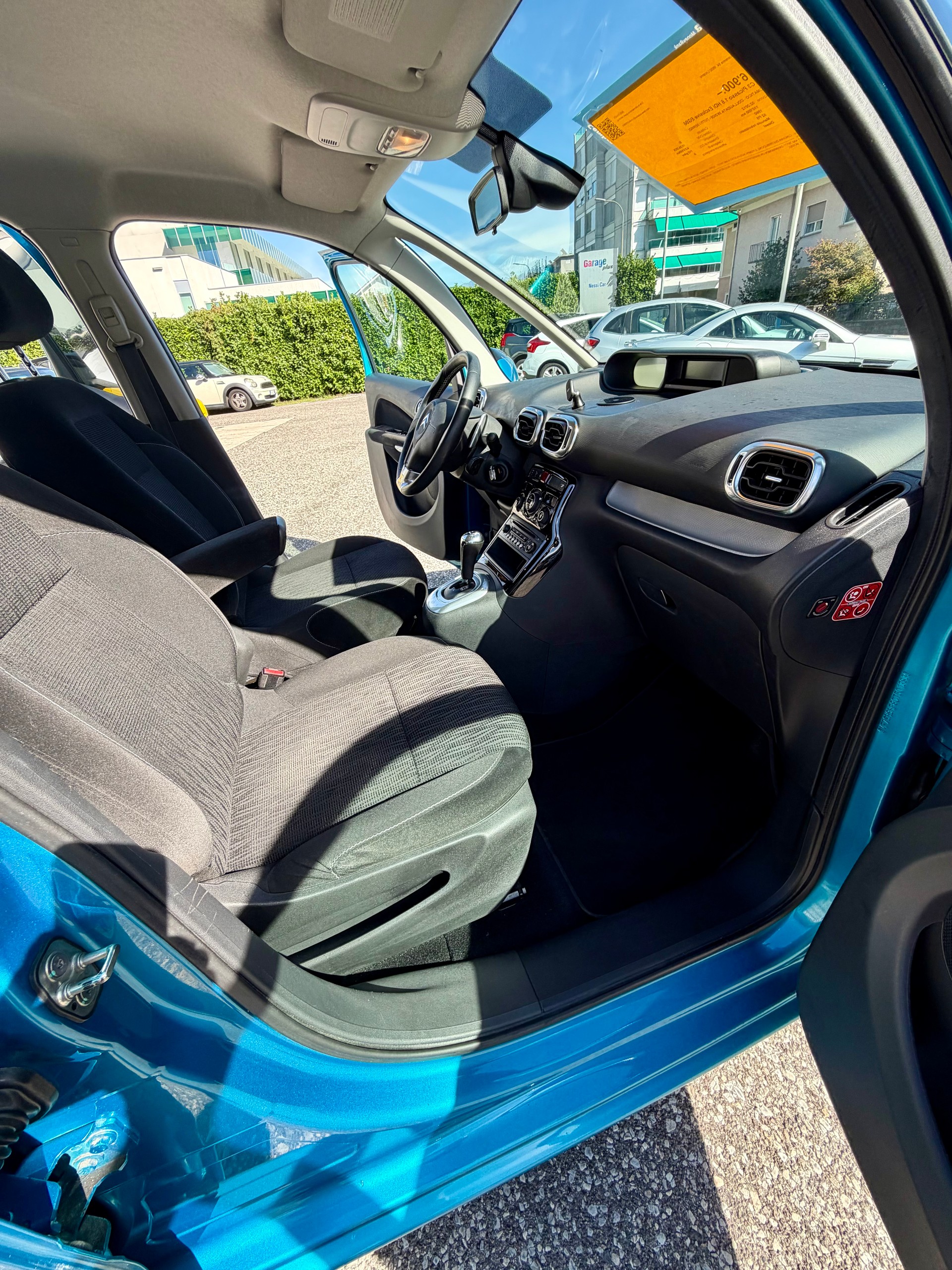 CITROEN C3 Picasso 1.6 HDi Exclusive EGS6-image-10