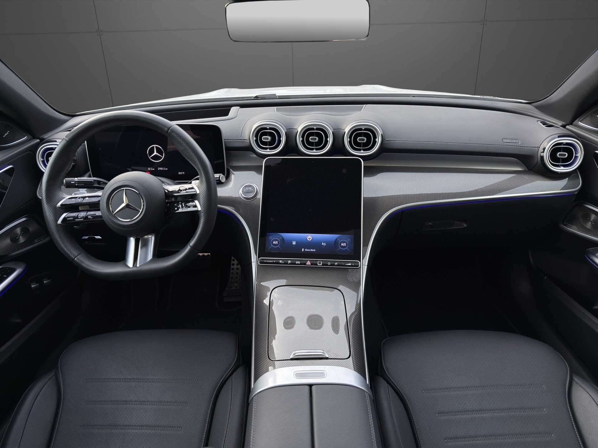 MERCEDES-BENZ C 300e AMG Line-image-13