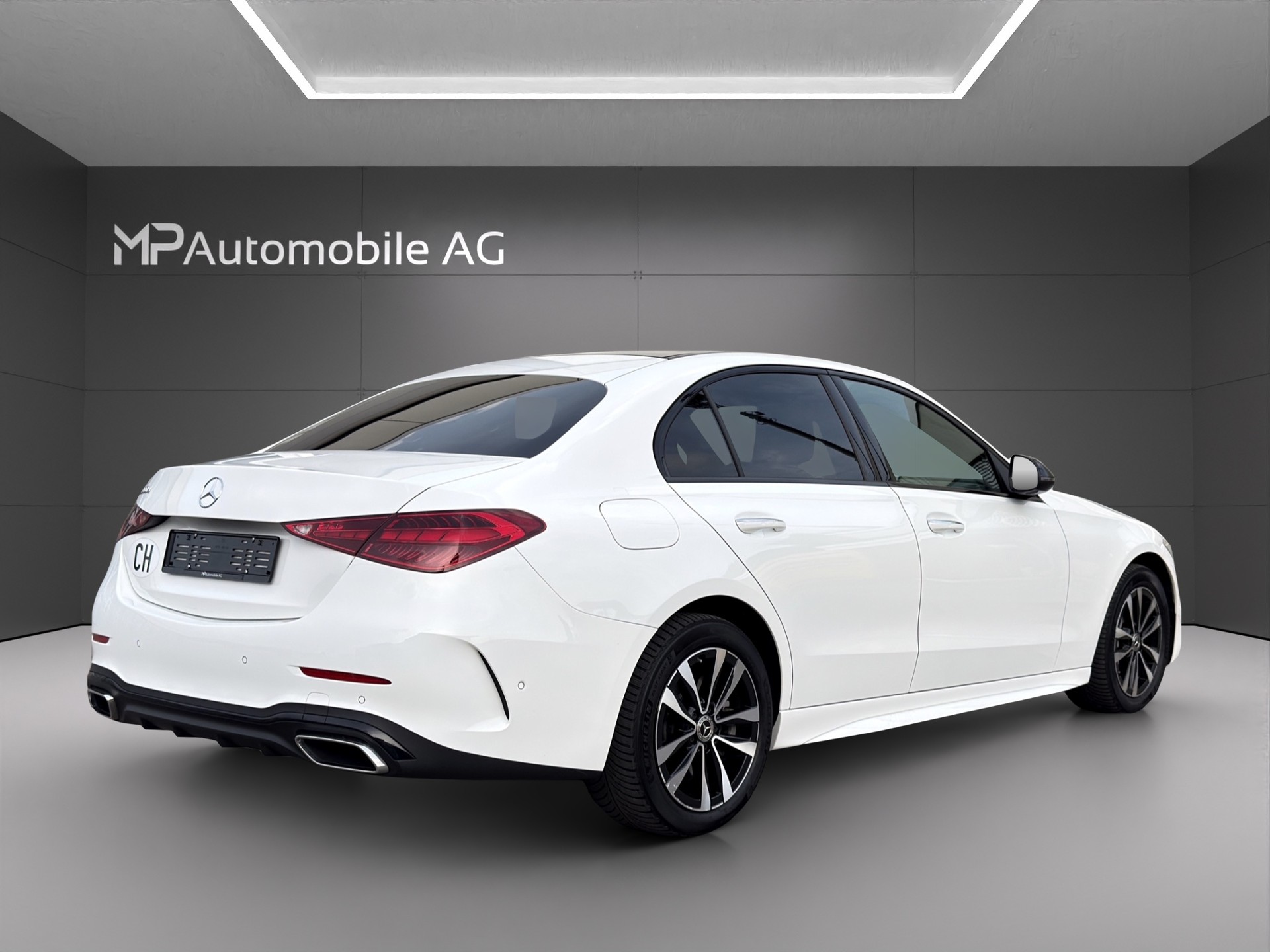 MERCEDES-BENZ C 300e AMG Line-image-2