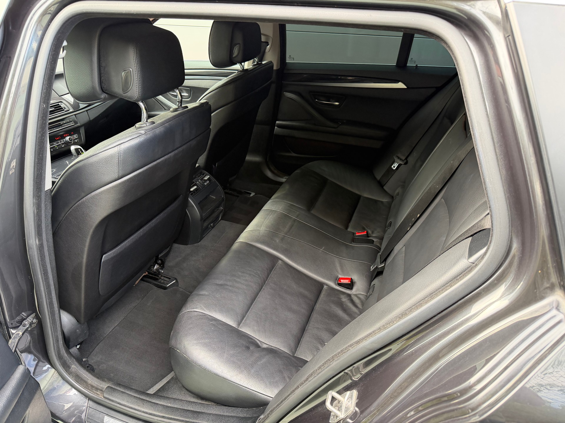 BMW 525d xDrive Touring Steptronic-image-10