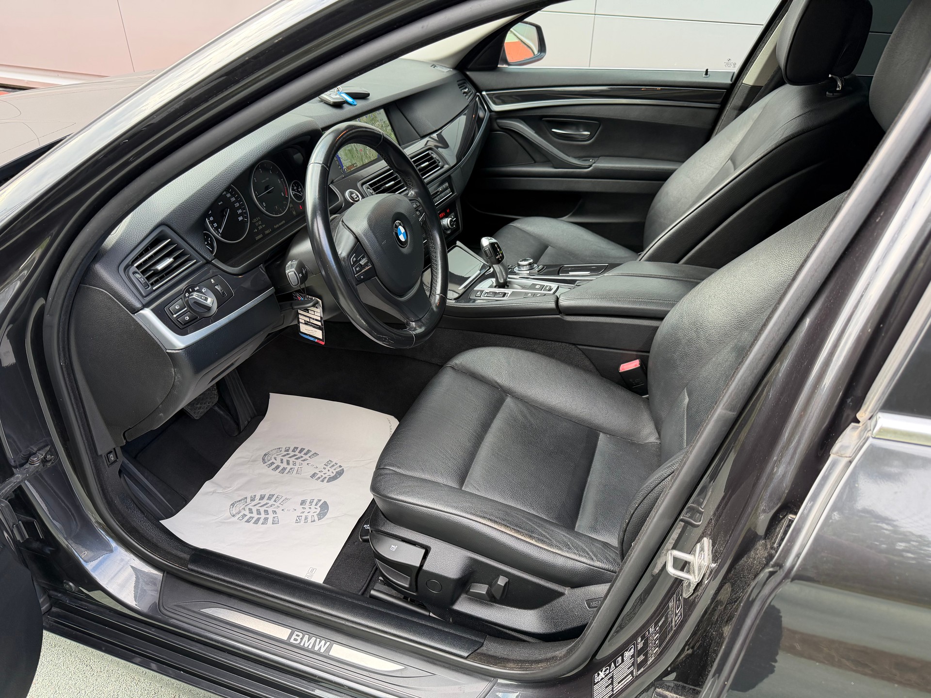 BMW 525d xDrive Touring Steptronic-image-8