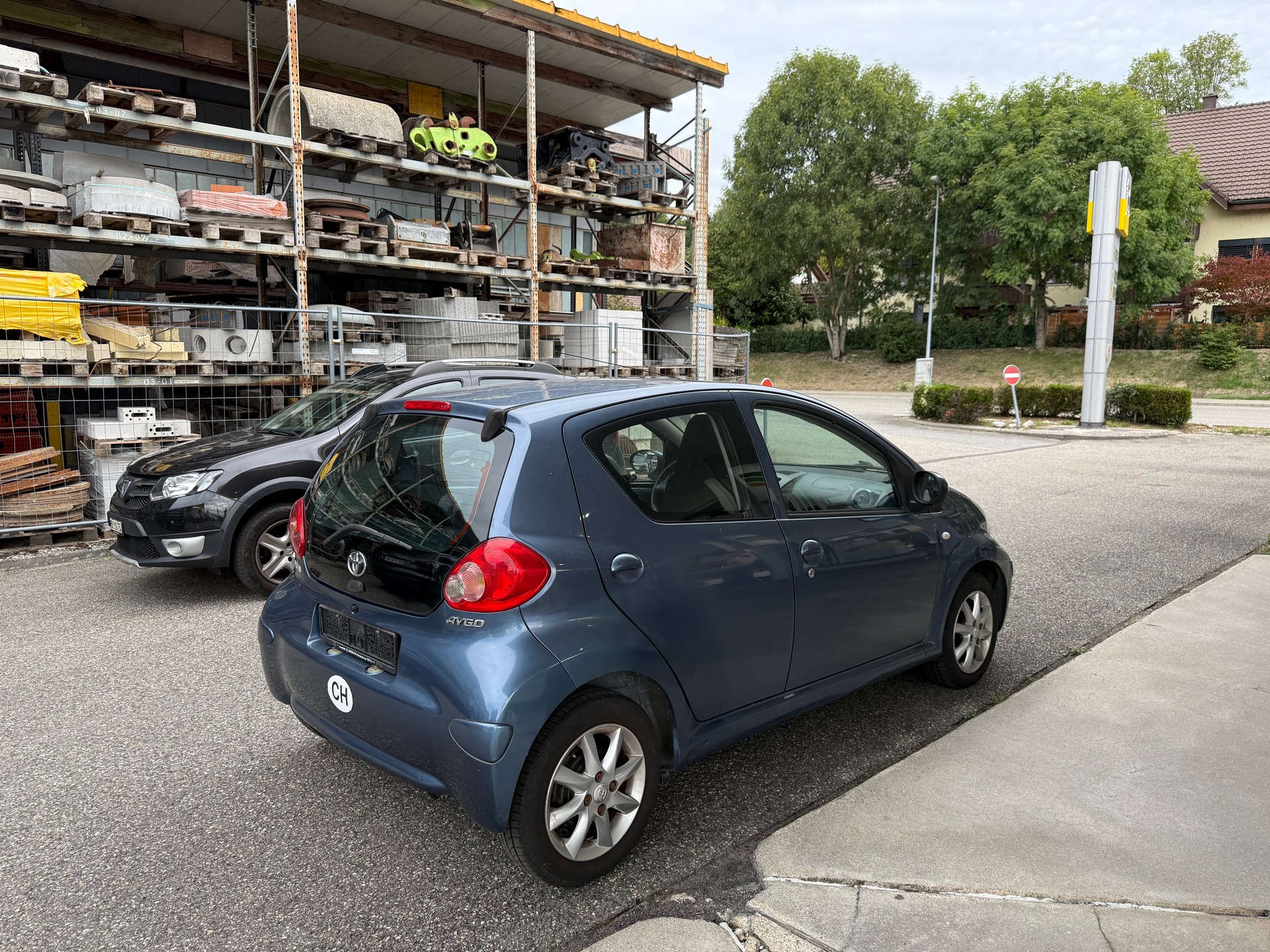 TOYOTA Aygo 1.0 blue-image-5