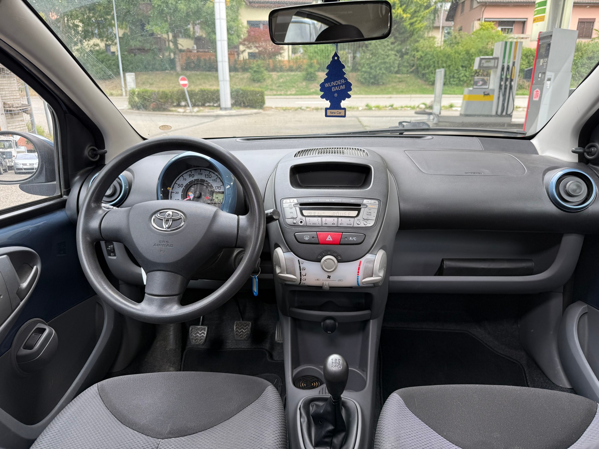 TOYOTA Aygo 1.0 blue-image-8