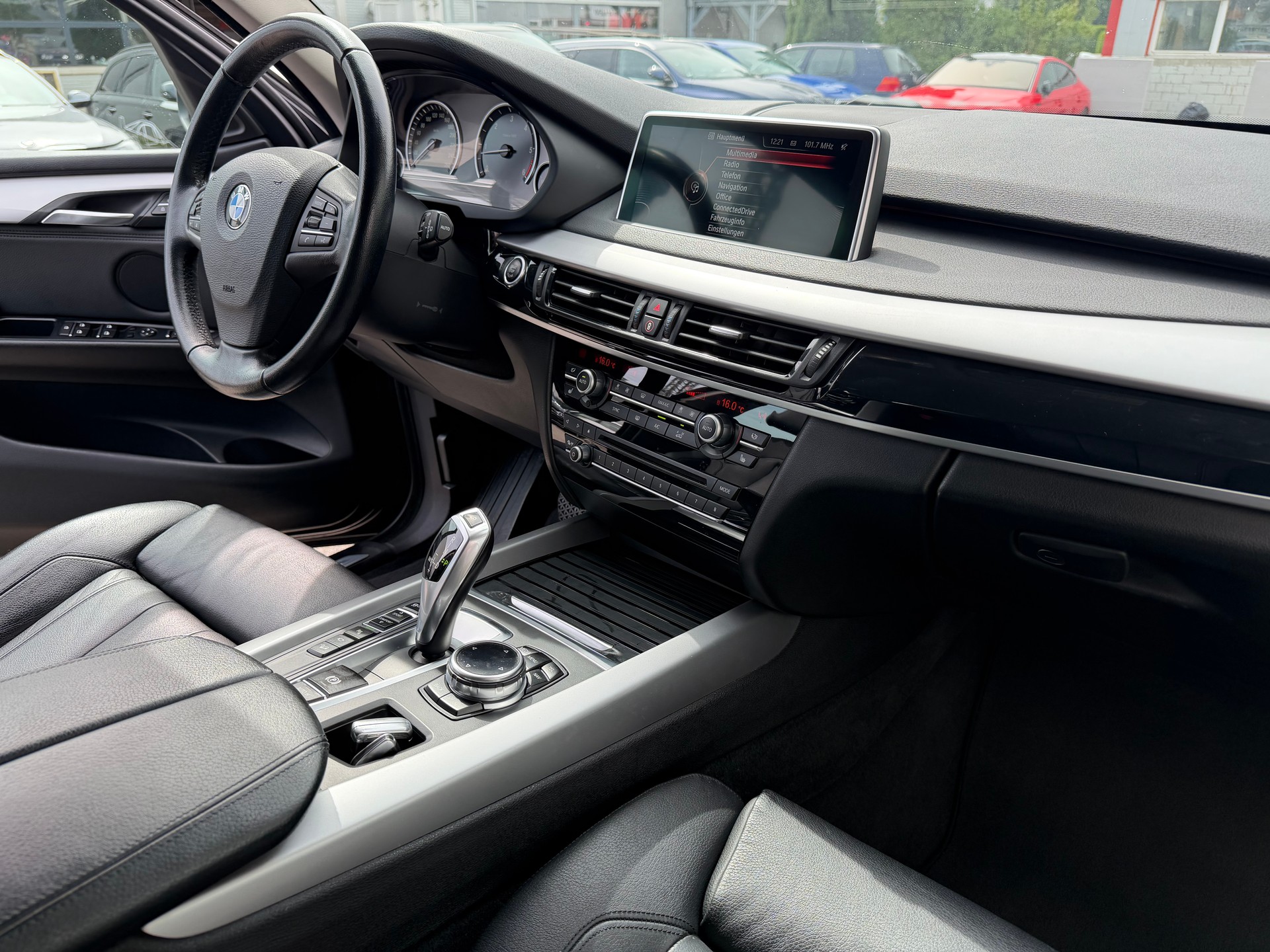 BMW X5 xDrive 30d Steptronic-image-13