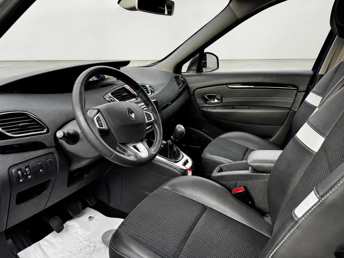 RENAULT Scénic 1.4 16V Turbo Bose 12 Monate Garantie / Frisch ab MFK-image-8