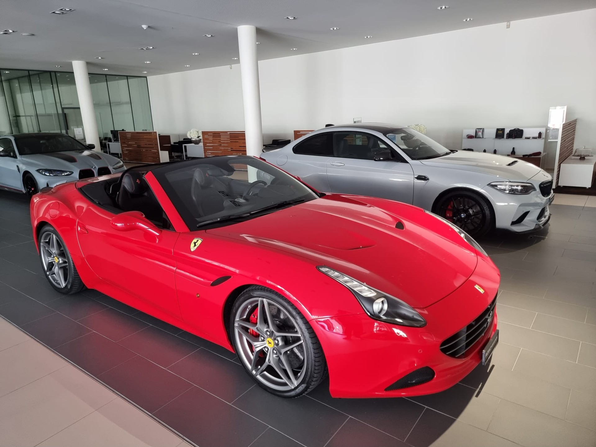 FERRARI California 3.9 V8 T-image-12