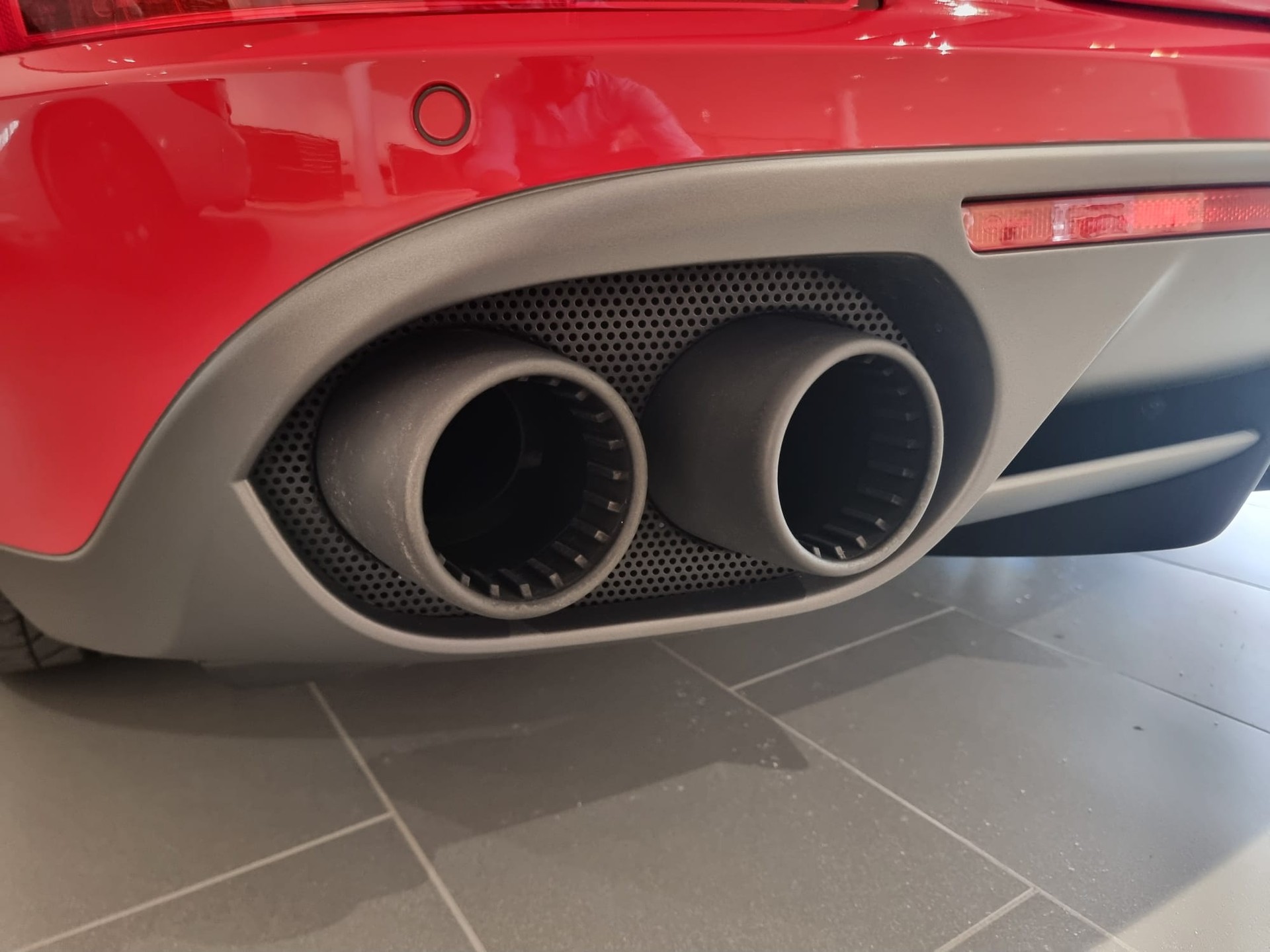 FERRARI California 3.9 V8 T-image-6