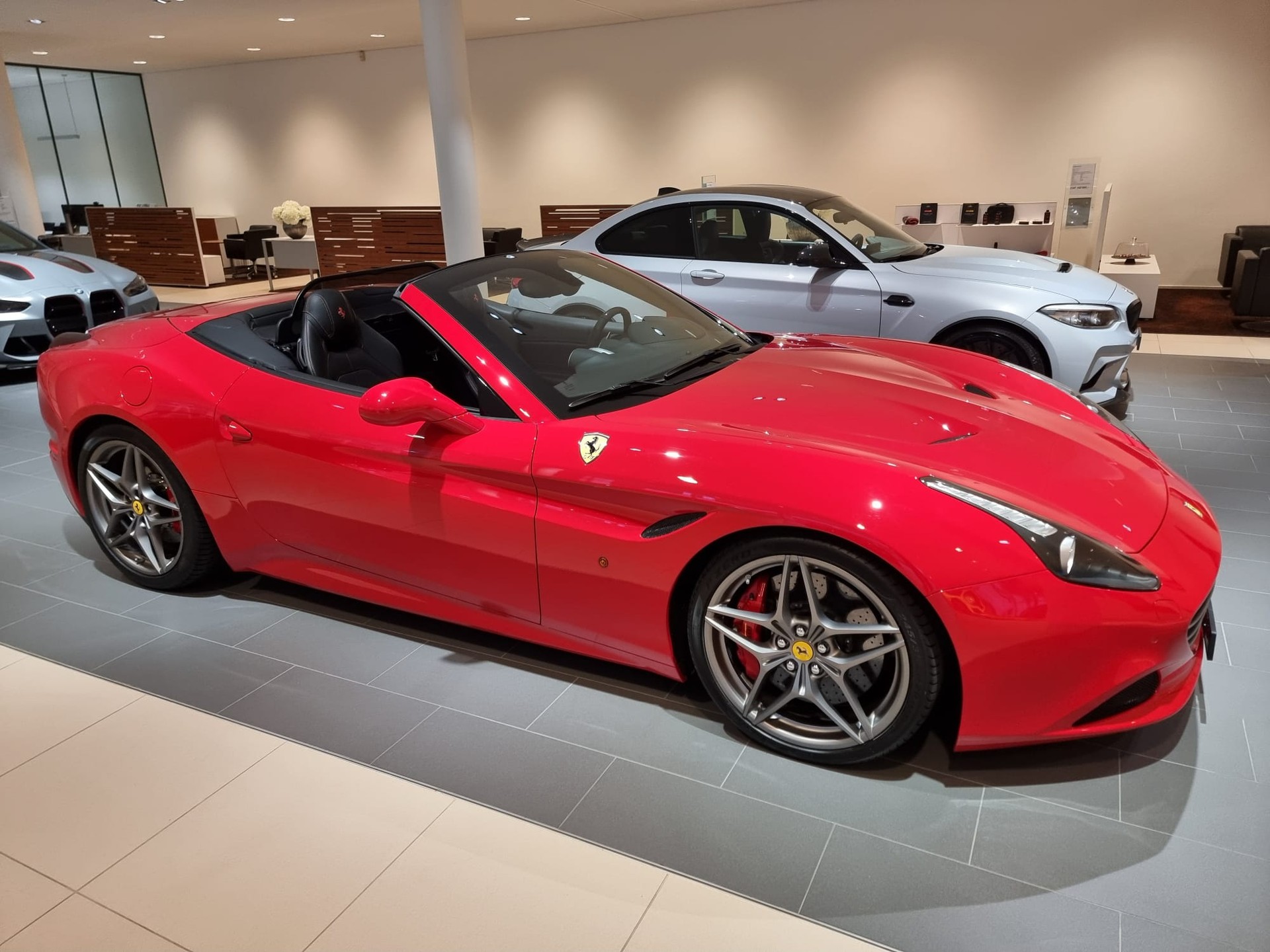 FERRARI California 3.9 V8 T-image-15